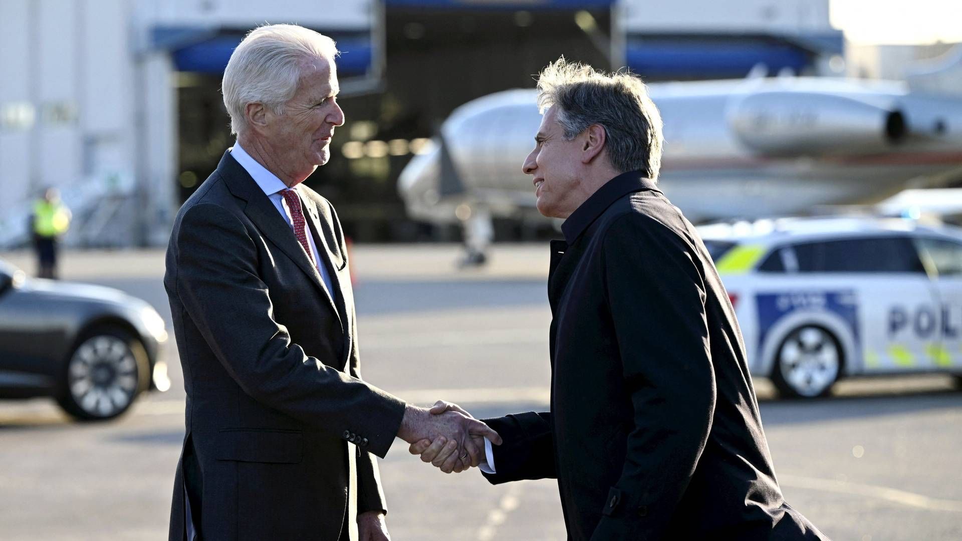 USA's udenrigsminister, Anthony Blinken, blev taget imod af den amerikanske ambassadør i Finland, Douglas T. Hickey, i Helsinki. | Foto: Lehtikuva/Reuters/Ritzau Scanpix