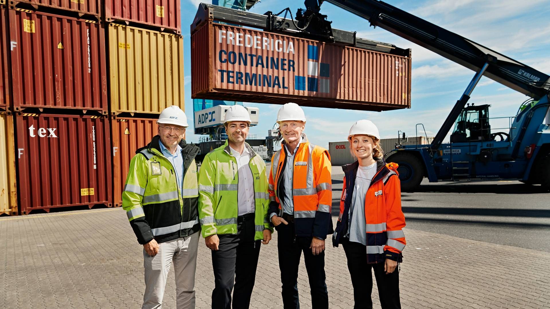 Fra venstre mod højre: Bestyrelsesformand i ADP A/S Christian Herskind, CEO i ADP A/S Rune D. Rasmussen, CEO i Fredericia Shipping A/S Klaus G. Andersen og Area Manager i Fredericia Shipping A/S Amalie Laigaard Andersen. | Foto: Pr / Adp