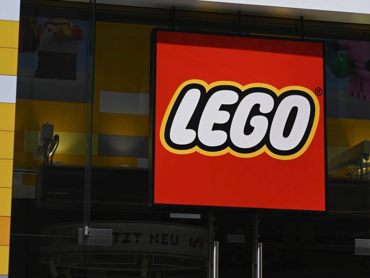 ”Det er i min optik befriende, at et globalt legetøjsbrand som Lego tager førertrøjen på, så vi kan løsne op for noget af det, som nogle voksne ikke tør snakke om," siger brandingspecialist Vita Clausen om nyt Lego-initiativ. | Foto: Horst Galuschka/AP/Ritzau Scanpix