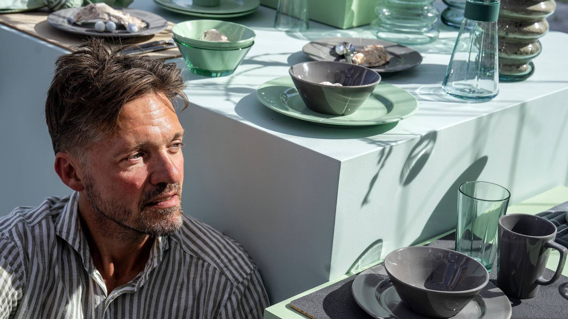 "Heldigvis har jeg haft tid til at tænke mig om og reflektere over, hvad der er det rigtige at gøre," siger Henrik Rosendahl, der igen stiller sig i spidsen for Rosendahl Design Group, som faderen Erik Rosendahl grundlagde i 1984. | Foto: Stine Bidstrup
