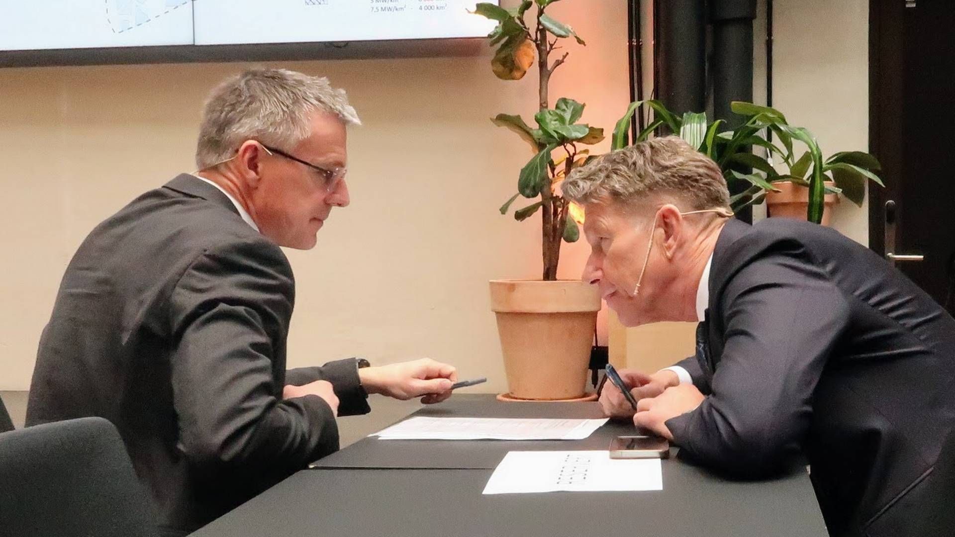 FØLGER OPP: NVE-sjef Kjetil Lund og olje- og energiminister Terje Aasland mangler oversikt over hvor 5 TWh ny kraftproduksjon kan settes opp i etablerte næringsområder. | Foto: Anders Lie Brenna