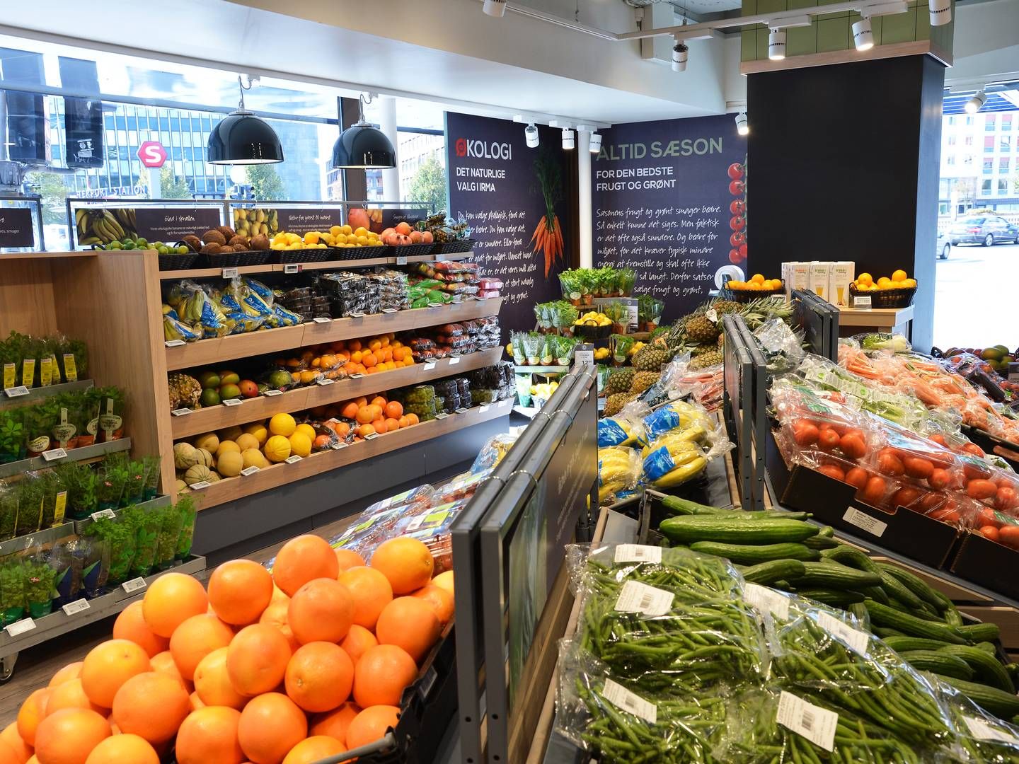 Flere danske dagligvarekæder vil sen kommende tid sænke prisen på frugt og grønt for at sætte skub på debatten om en sænkelse af momsen på sunde fødevarer. | Foto: Mik Eskestad