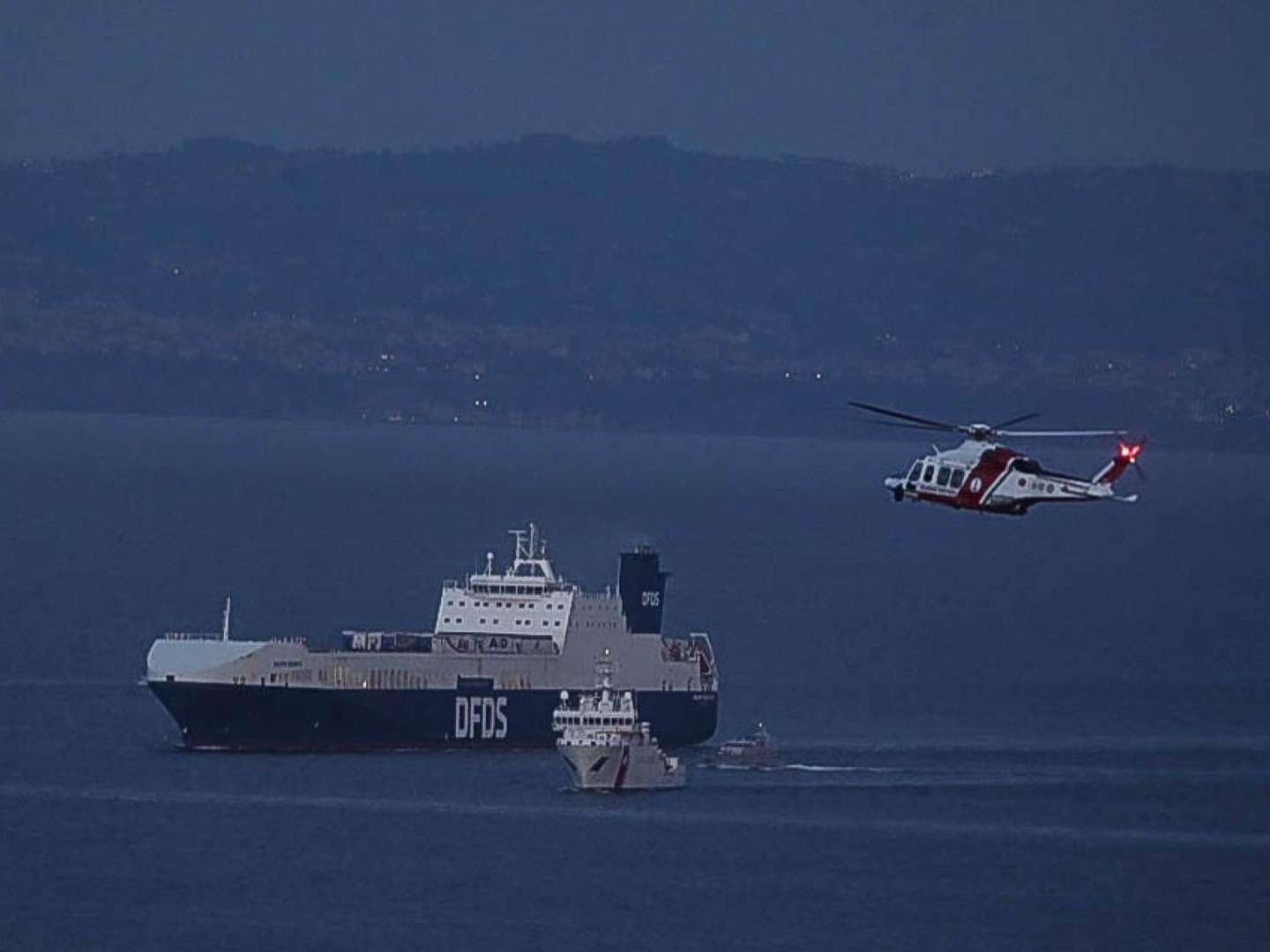 Fragtskibet "Galata Seaways" blev efterfølgende ledsaget af italienske myndigheder til havnen i Napoli efter en operation, hvor 15 migranter blev tilbageholdt på skibet af italienske specialstyrker. | Foto: -