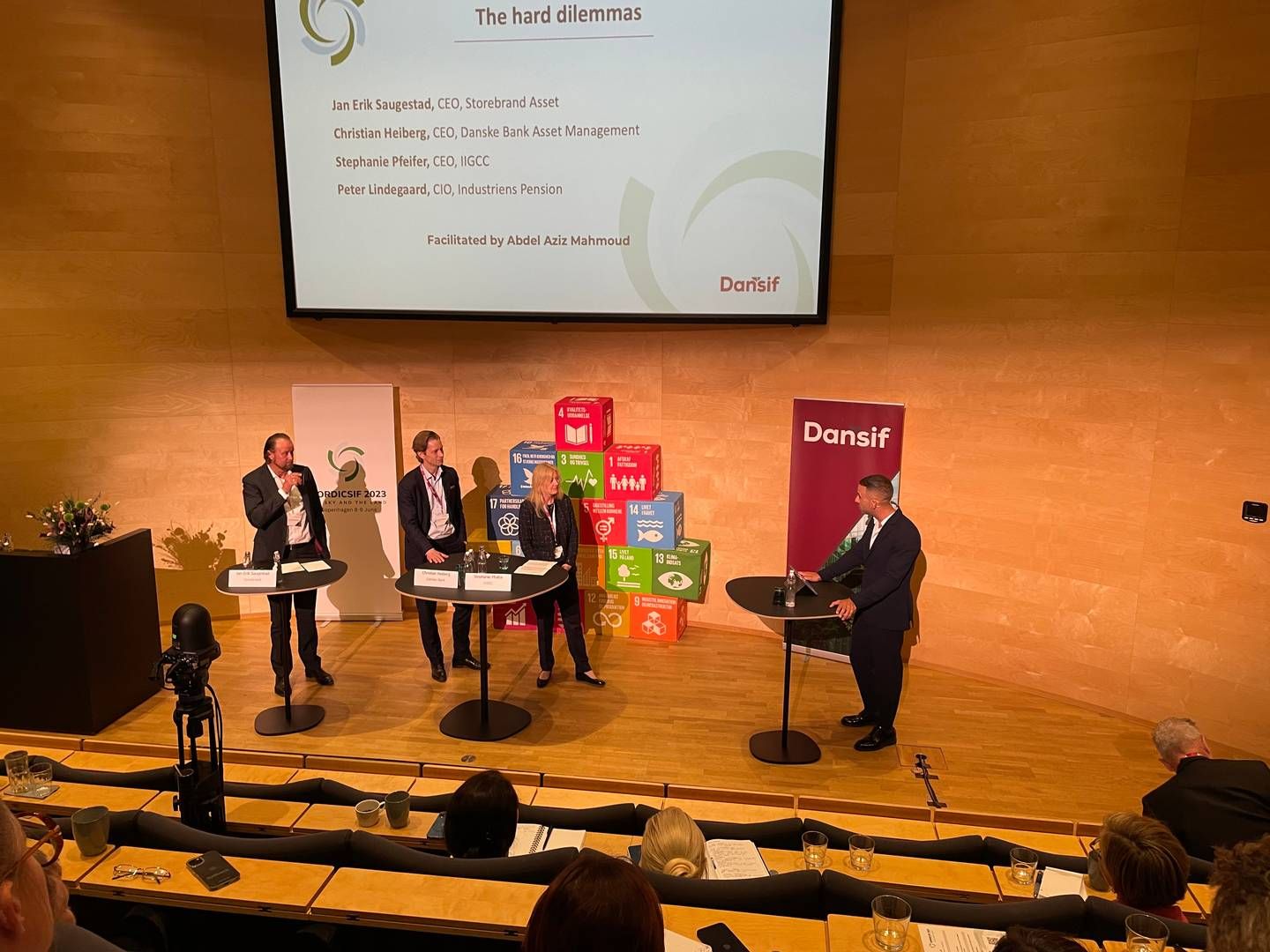Three CEOs discussing the hard dilemmas of ESG-investing at the Nordicsif conference. From left: CEO at Storebrand AM Jan Erik Saugestad, CEO at Danske Bank AM Christian Heiberg, and CEO of IIGCC Stephanie Pfeifer. | Photo: Philip Madsen