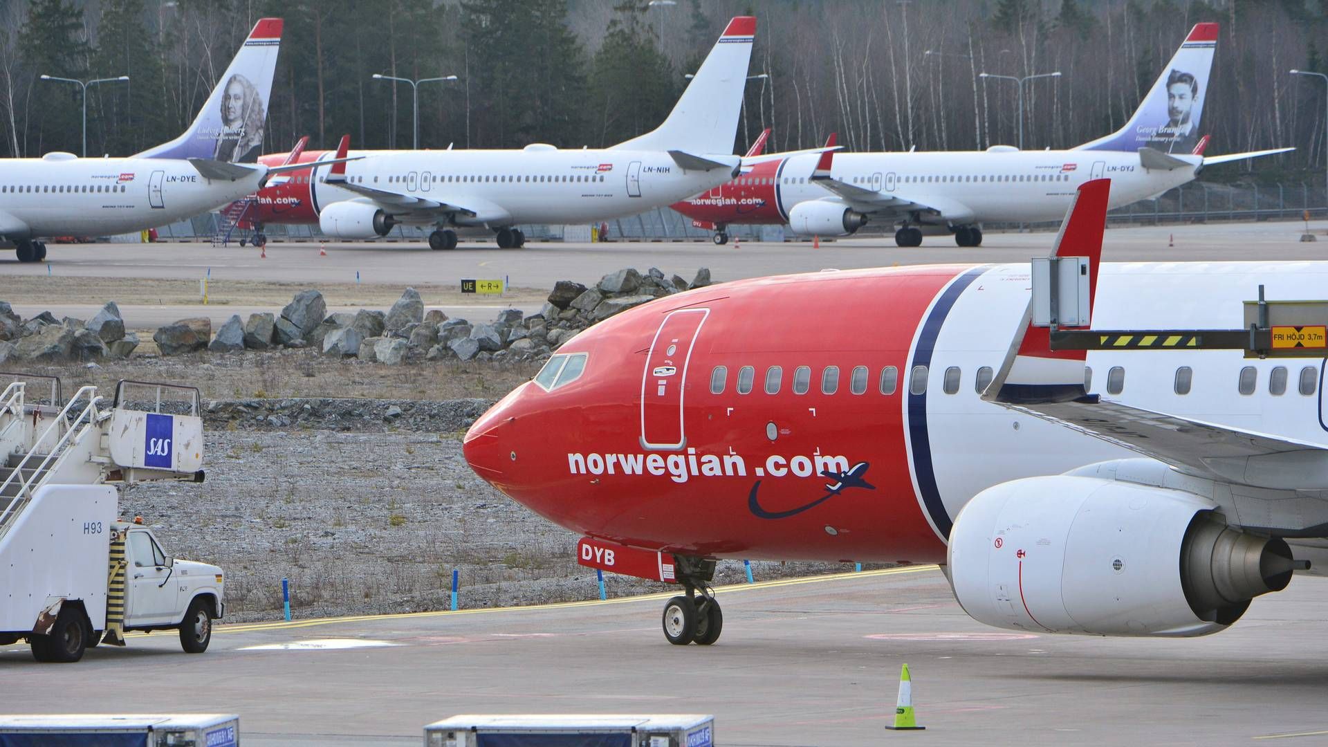 Norwegian påfylder bæredygtigt flybrændstof (SAF) på selskabets fly, der svarer til den mængde, det ville kræve at flyve på 100 pct. SAF til og fra Bornholm i Folkemøde-dagene. | Foto: Tt News Agency/Reuters/Ritzau Scanpix