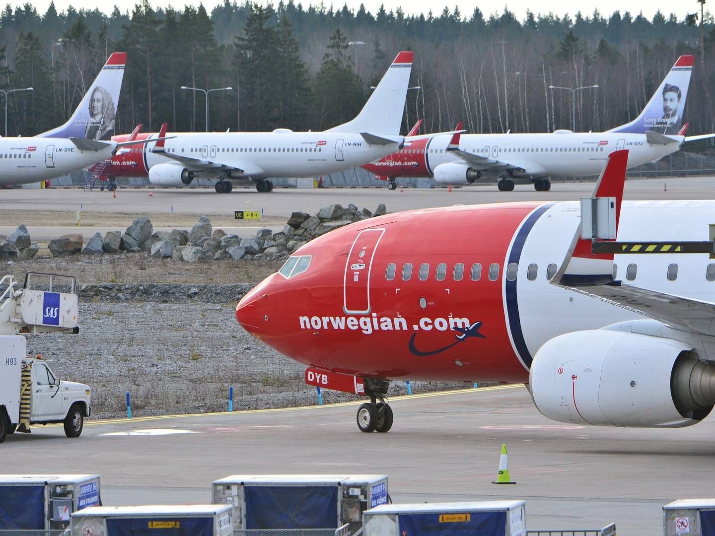 Norwegian påfylder bæredygtigt flybrændstof (SAF) på selskabets fly, der svarer til den mængde, det ville kræve at flyve på 100 pct. SAF til og fra Bornholm i Folkemøde-dagene. | Foto: Tt News Agency/Reuters/Ritzau Scanpix