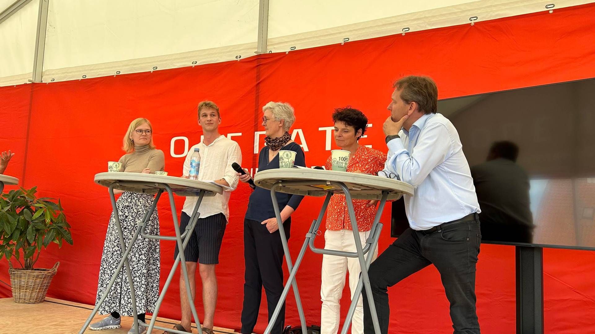 Fra venstre mod højre: Sofie Lippert (SF), William Heide (DGS), Kirsten Jensen, Movia, Anja Philip, Forbrugerrådet Tænk, Peter Juel Jensen (V). | Foto: Foto: Mads Oddershede