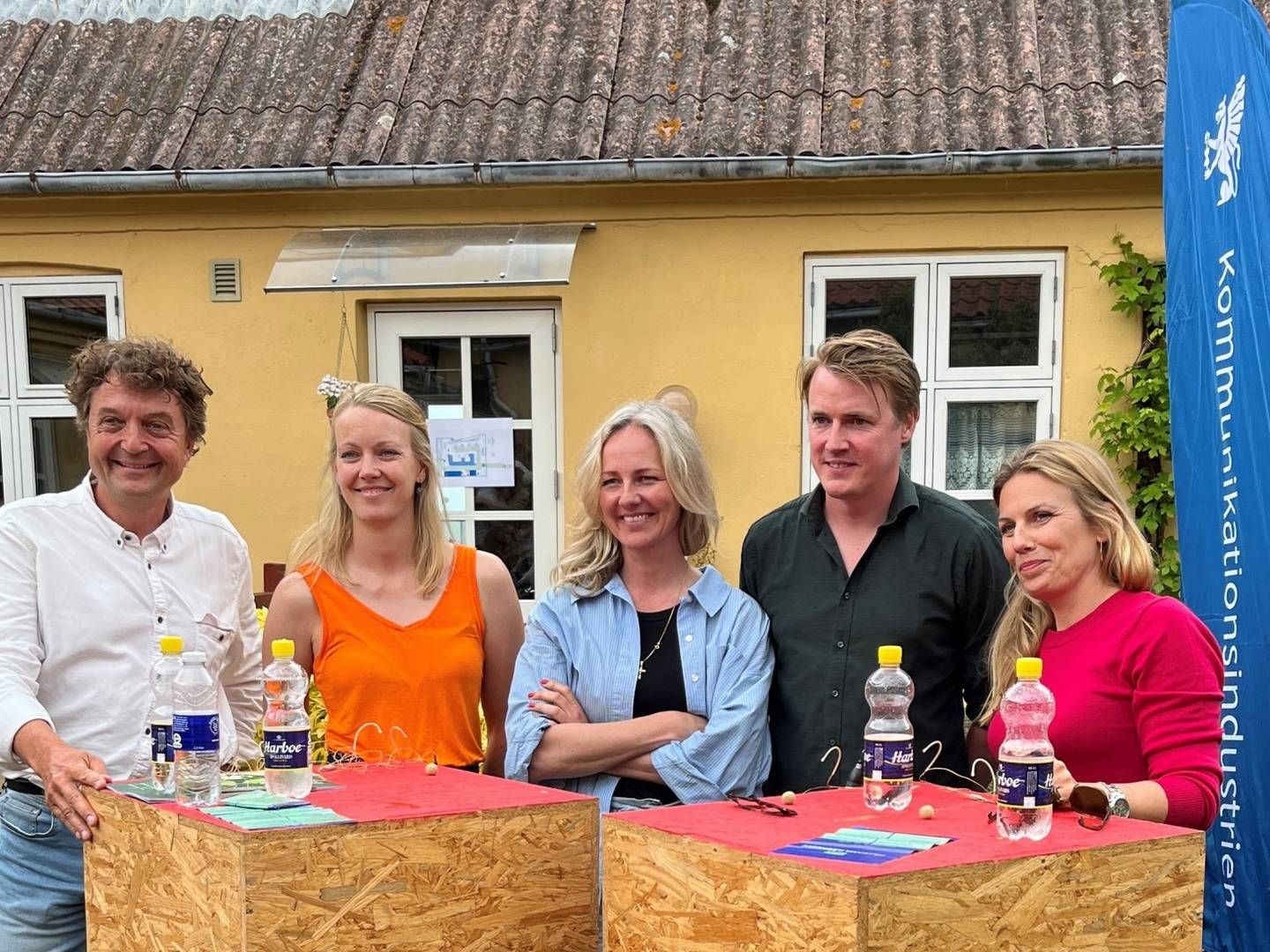 Fra venstre ses moderator Martin Einfeldt og paneldeltagerne: Signe Fribo, Ida Auken, Charlie Stjerneklar og Camille Aulkær Andersen. | Foto: Grakom / PR