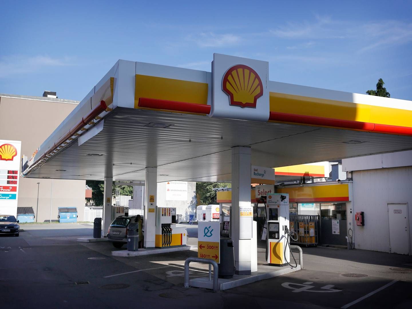 Elopladning til biler hos Shell. | Foto: Jens Dresling