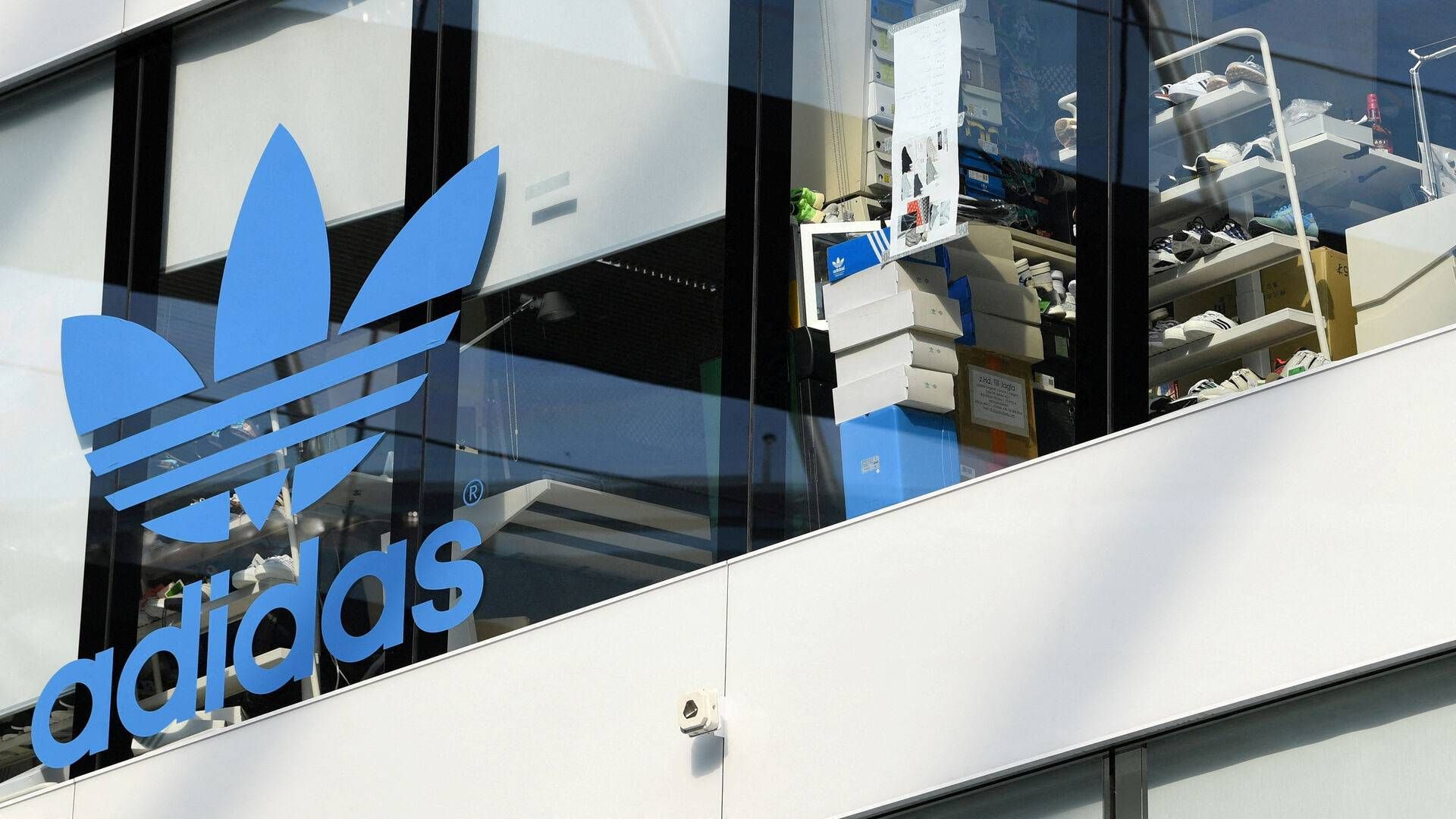 Adidas får bedre – løftes — DetailWatch