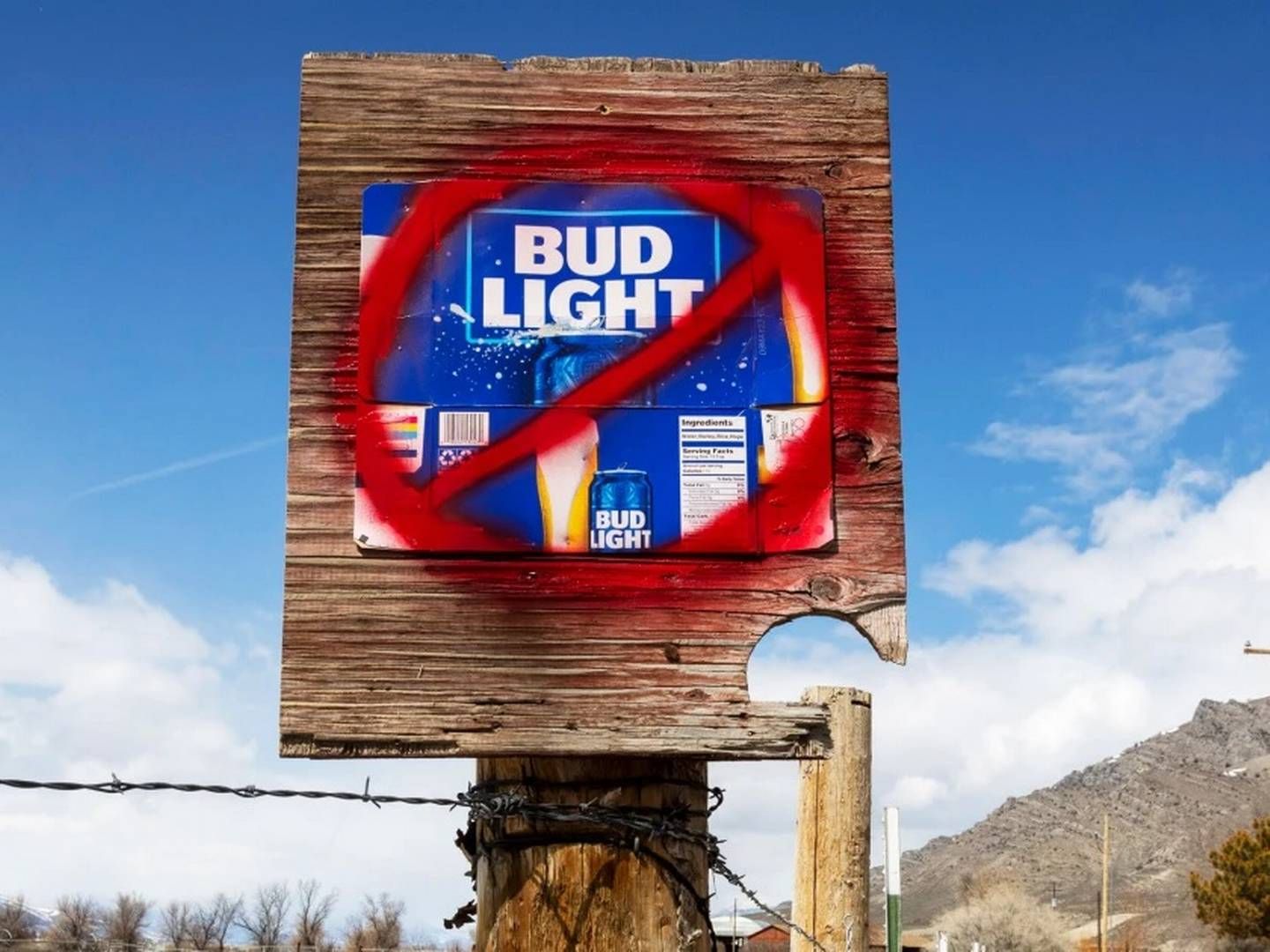 Bud Light skyder muligvis sig selv i foden ved at træde ind i den poltiske arena. | Foto: Forbes