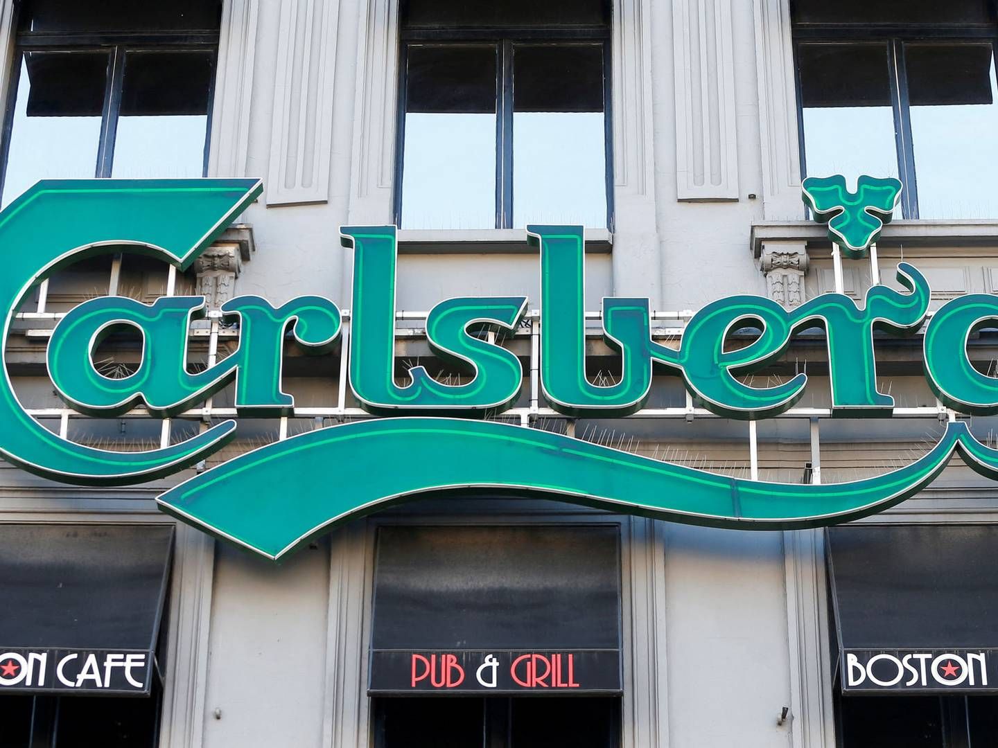 De russiske bryggerier sidder på omkring en fjerdedel af markedet i Rusland, og før krigen bidrog de med omkring 10 pct. af Carlsbergs omsætning.
