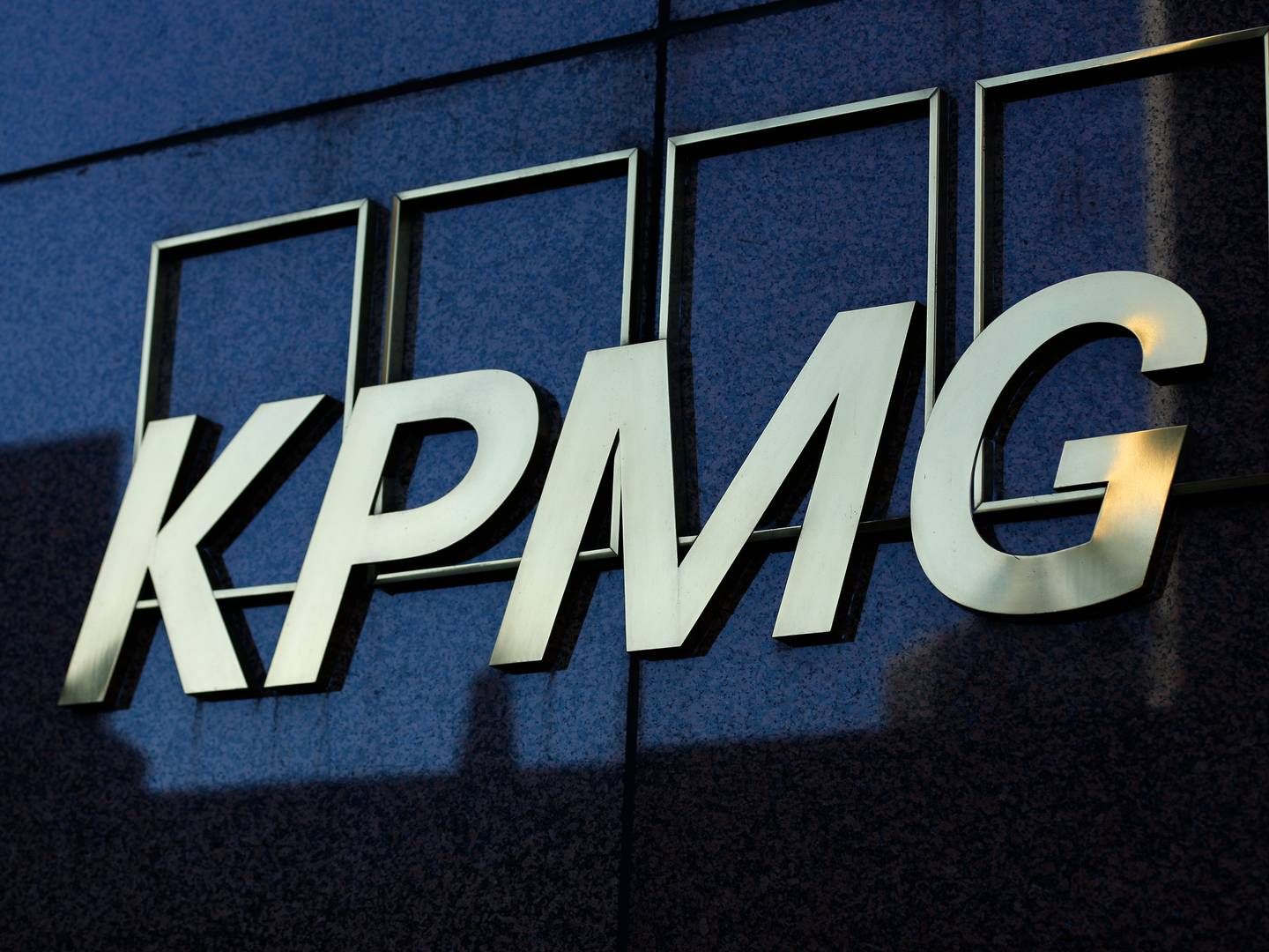 Knap 2000 ansatte i KPMG i USA vil blive berørt af nedskæringerne, der gennemføres over de næste par måneder. | Foto: Mike Blake/Reuters/Ritzau Scanpix