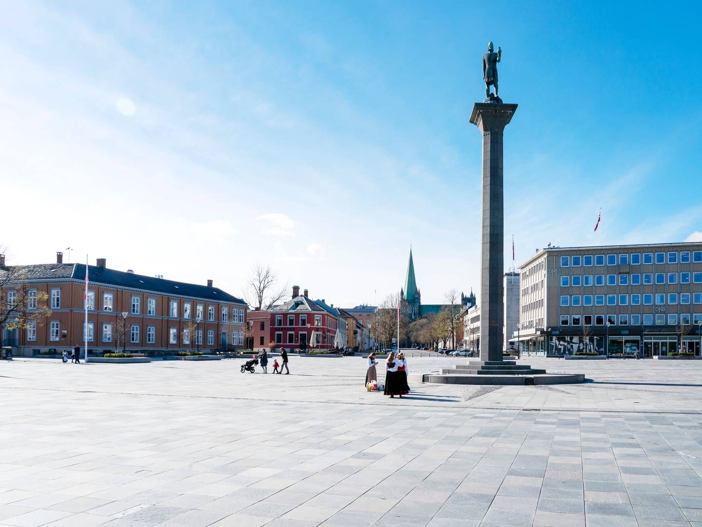 Trondheim torg, med Olav Trygvason-statuen og Nidarosdomen i bakgrunnen. | Foto: Gorm Kallestad / NTB
