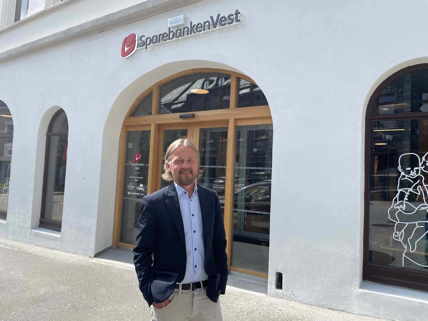 KNUTEPUNKT: – Ålesund er et knutepunkt i regionen og derfor et naturlig sted å starte satsingen, sier leder for bedriftsmarkedet Mathias Frisvold i Sparebanken Vest.