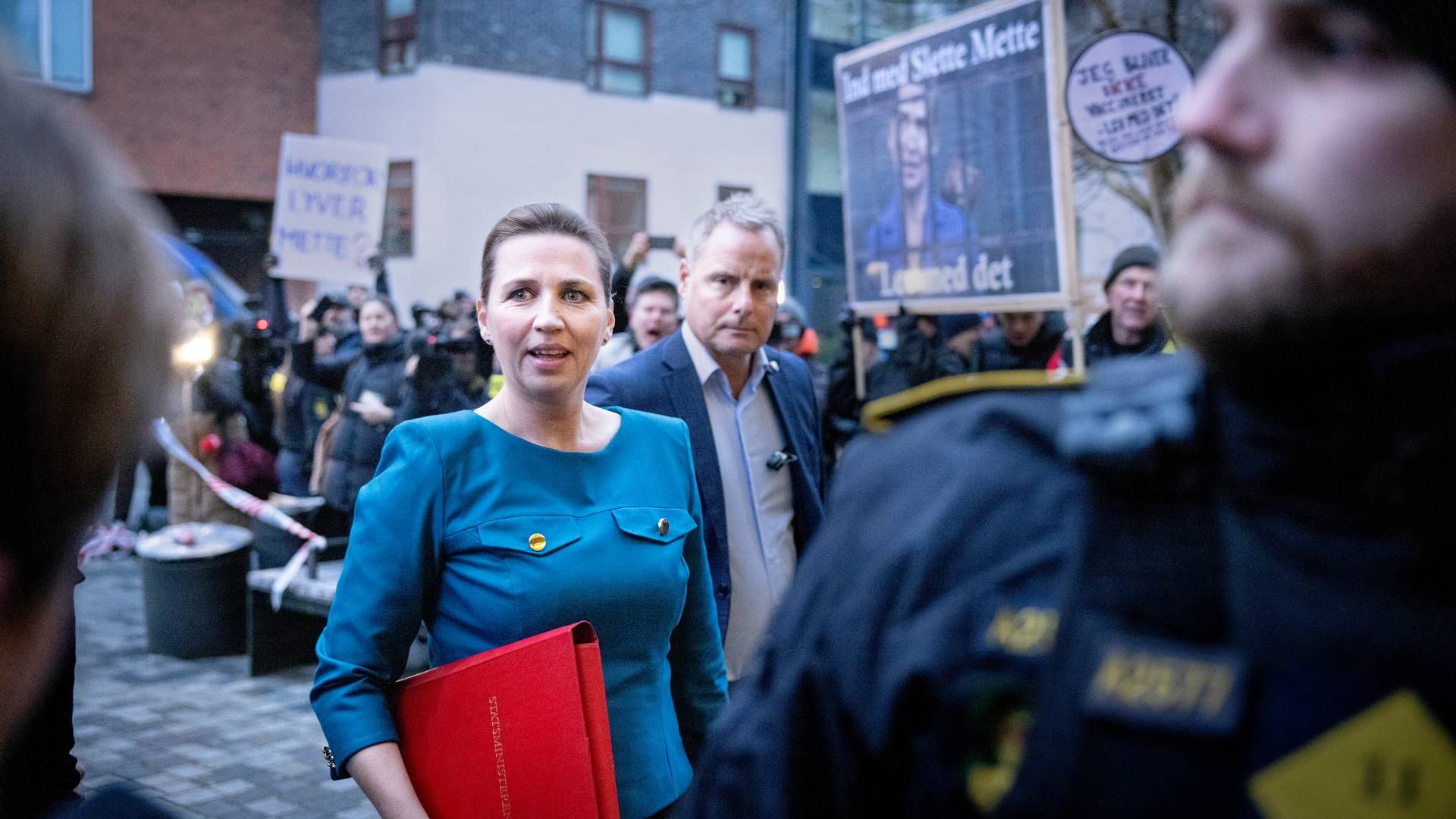 Statsminister Mette Frederiksen (S) på vej til afhøring i Minkkommissionen 9. december 2021. | Foto: Mads Nissen/Ritzau Scanpix