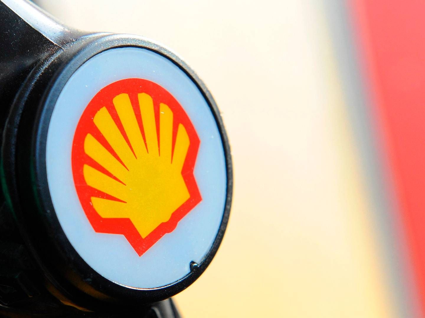 Shell siger selv ifølge BBC, at handlerne skyldes ”langsigtede kontraktmæssige forpligtelser” og ikke er i strid med love eller sanktioner. | Foto: Toby Melville/Reuters/Ritzau Scanpix
