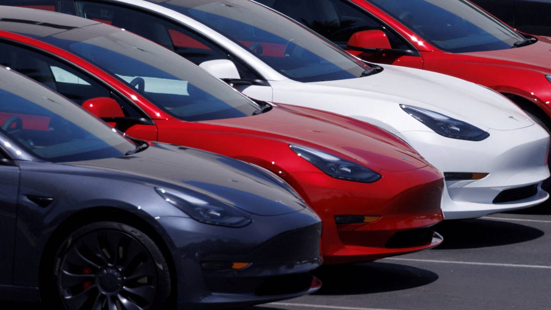 Ifølge de klassiske amerikanske bilproducenter er de fortsat ikke i direkte konkurrence med Tesla. | Foto: Mike Blake/Reuters/Ritzau Scanpix