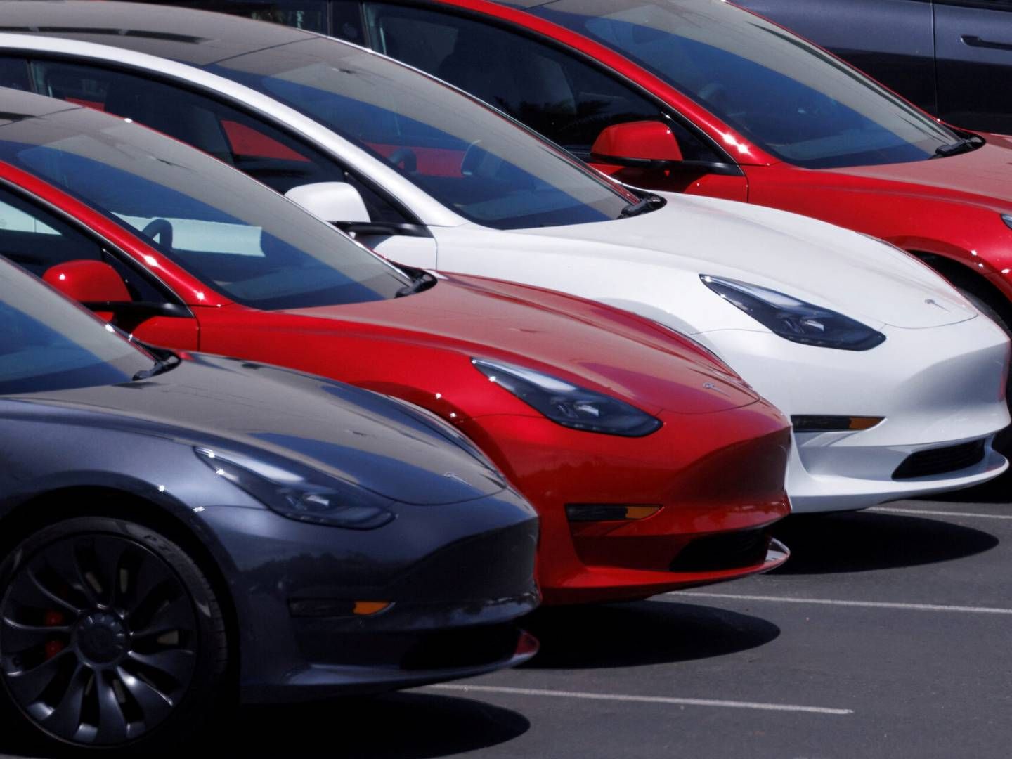 Ifølge de klassiske amerikanske bilproducenter er de fortsat ikke i direkte konkurrence med Tesla. | Foto: Mike Blake/Reuters/Ritzau Scanpix