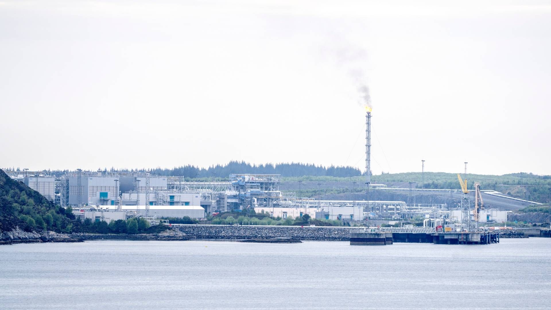 BLE STENGT: Gassanlegget Nyhamna på Aukra får inn gass både frå Ormen Lange-feltet og Aasta Hansteen-feltet. I juni ble det oppdaget en uventet gassdannelse i forbindelse med en planlagt stans. | Foto: Gorm Kallestad / NTB scanpix