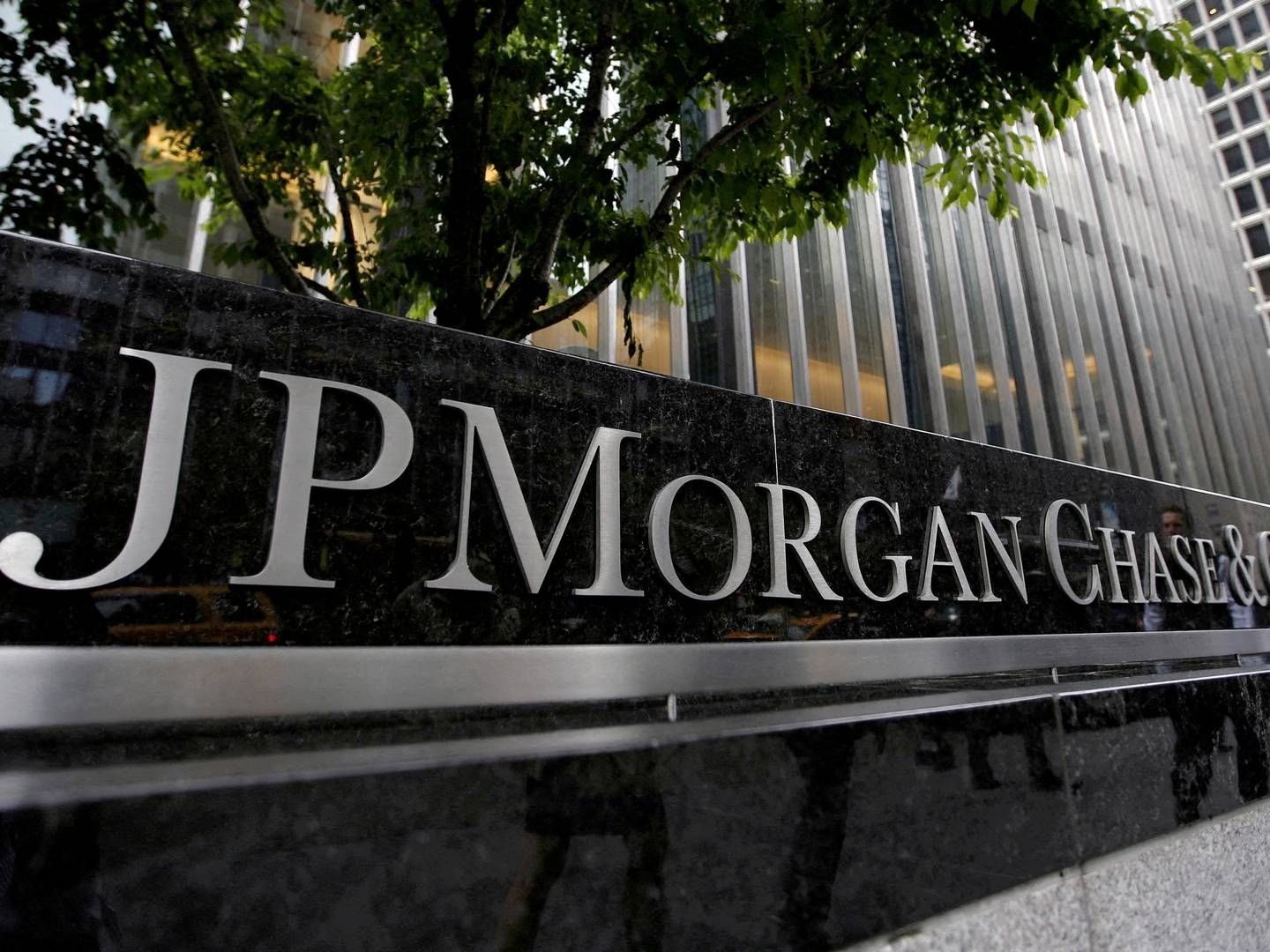 Den amerikanske storbank JPMorgan har fået hævet sit kursmål af finanshuset Jefferiers. | Foto: Mike Segar/Reuters/Ritzau Scanpix