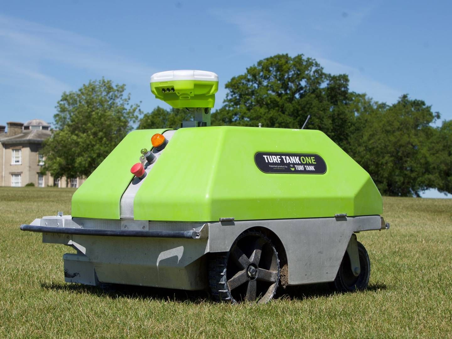 Den selvkørende opstrengningsrobot fra Turf Tank anvendes af både skoler og professionelle sportsklubber. | Foto: Turf Tank/pr