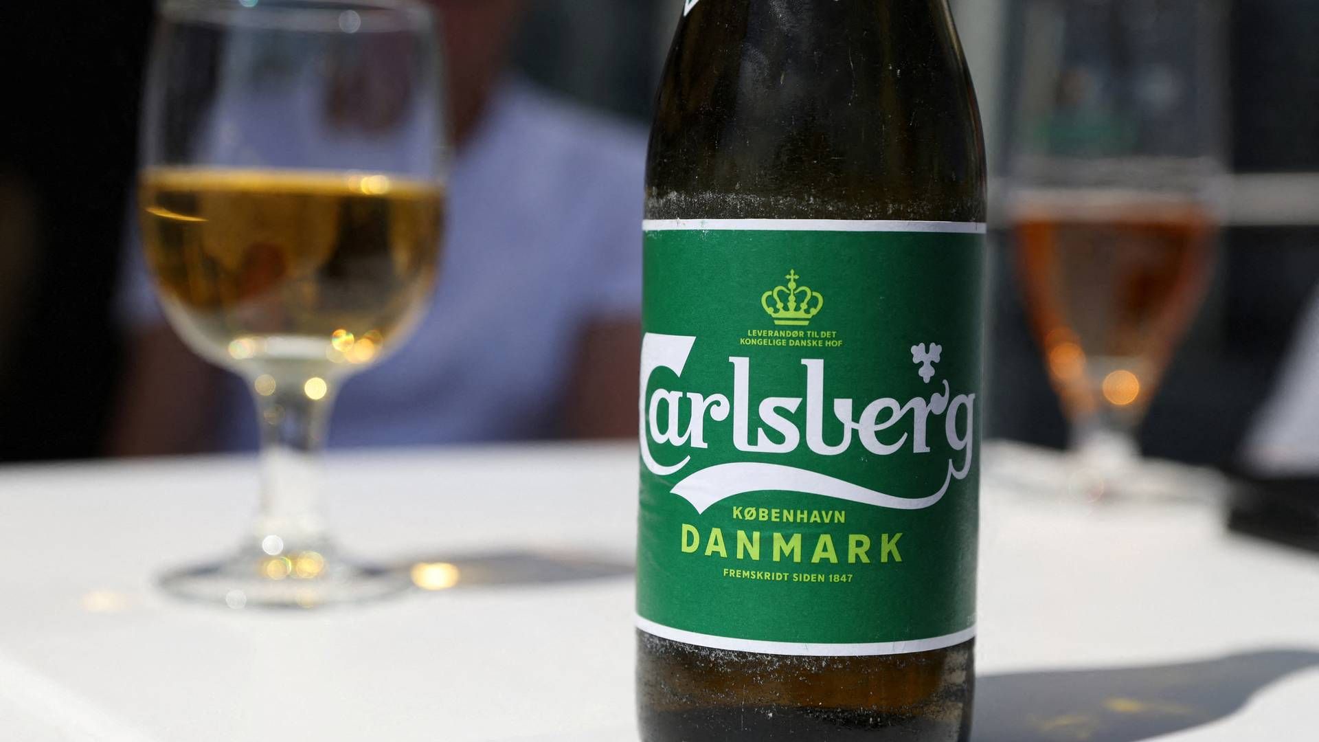 Carlsberg har besluttet sig for at sænke alkoholniveauet i sin ”Danish Pilsner” i Storbritannien. | Foto: Andrew Kelly/Reuters/Ritzau Scanpix