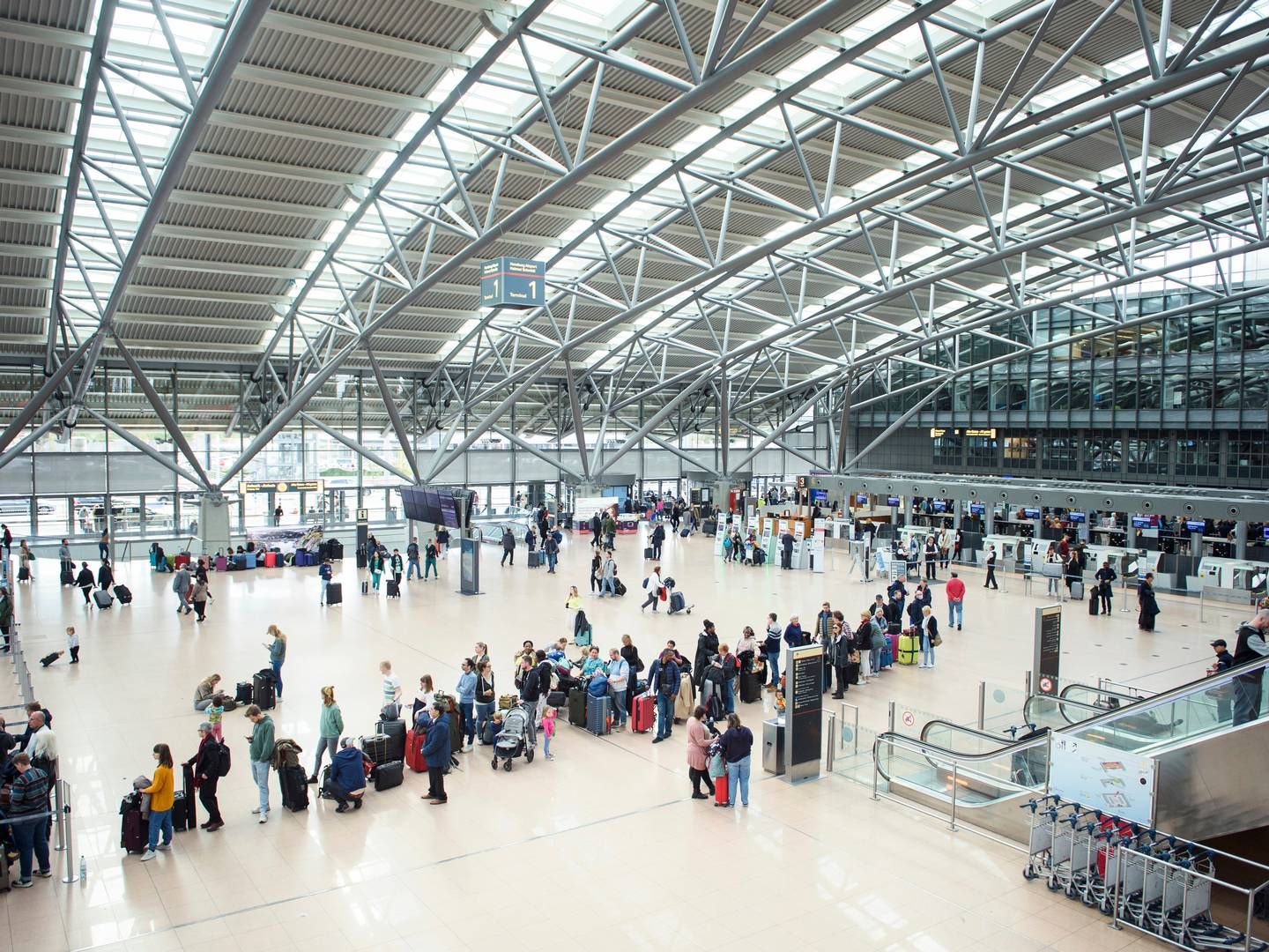 ”Af sikkerhedsmæssige årsager er flytrafikken i øjeblikket indstillet, fordi uautoriserede personer har fået adgang til lufthavnens område,” meddeler den tyske lufthavn. | Foto: Gregor Fischer/AP/Ritzau Scanpix