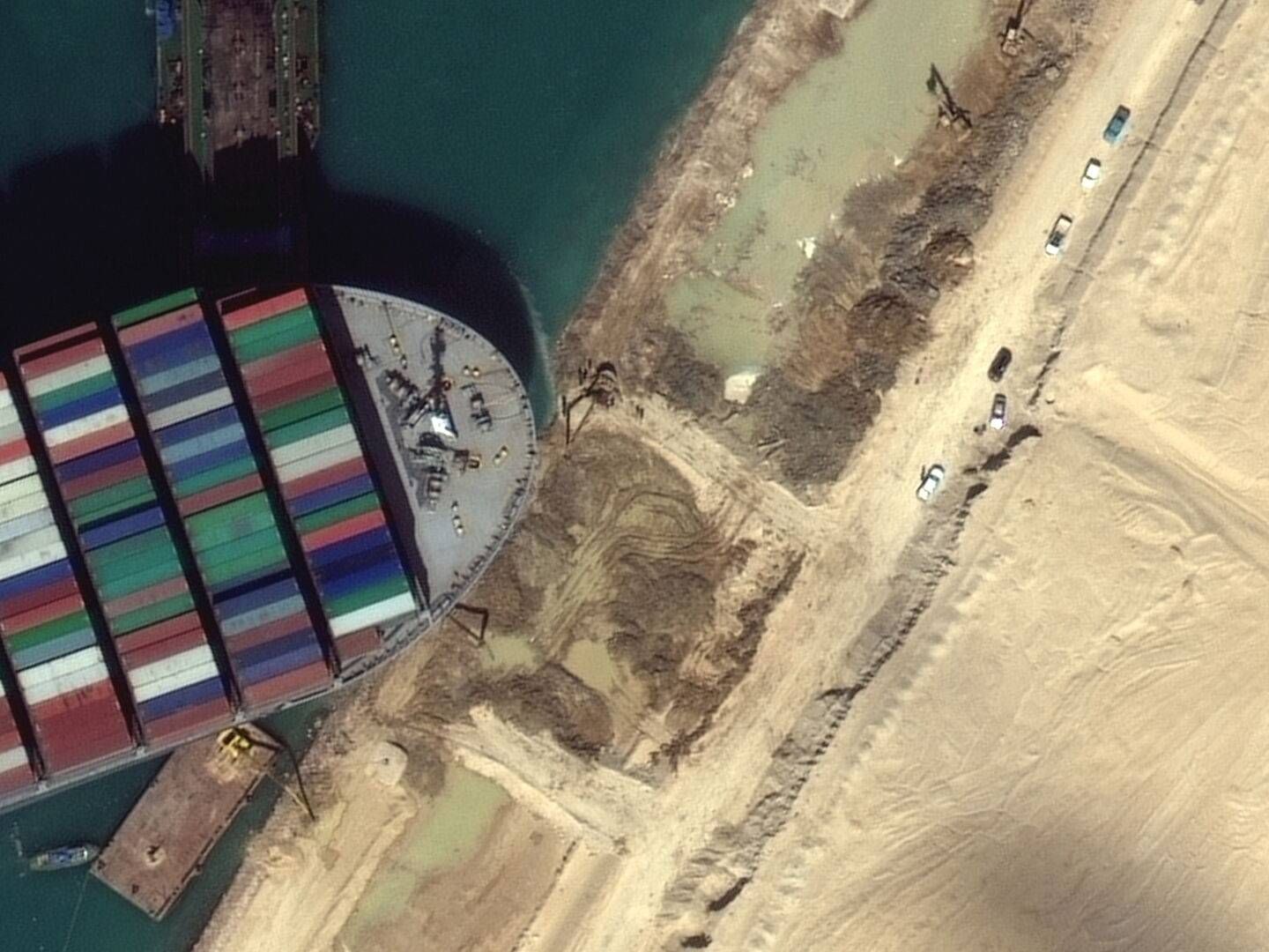”Kommunikation på arabisk mellem lodser gjorde det svært for kaptajnen og besætningen at forstå situationen i Suez-kanalen," konkluderer rapport. | Foto: Maxar Technologies/Reuters/Ritzau Scanpix