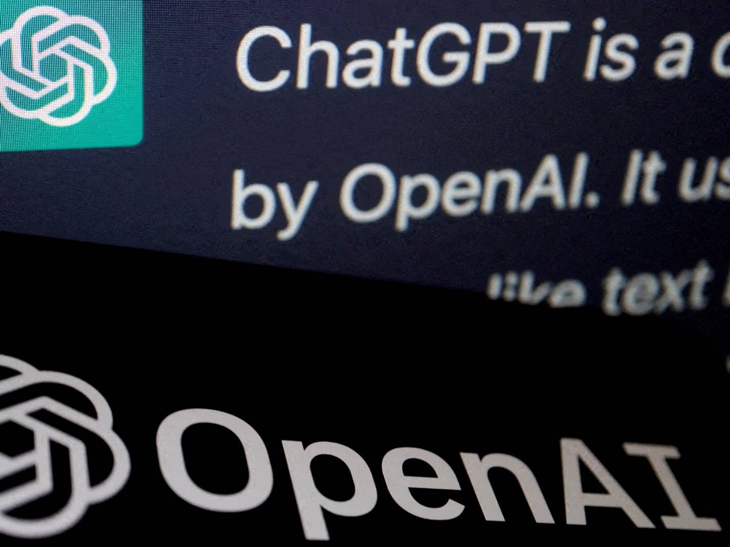 ChatGPT-ejeren OpenAI har også fået en aftale i hus med Associated Press, men er stort set samtidig blevet sagsøgt for brud på ophavsret af amerikanske forfattere.