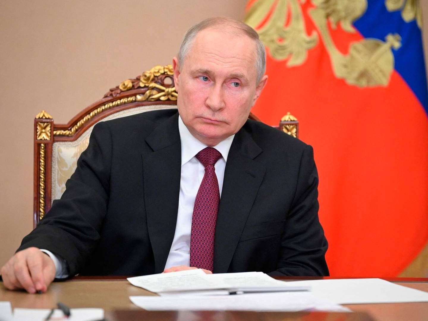 Vladimir Putin har underskrevet et dekret, der de facto overlader styringen af Carlsbergs russiske aktiviteter til russerne.