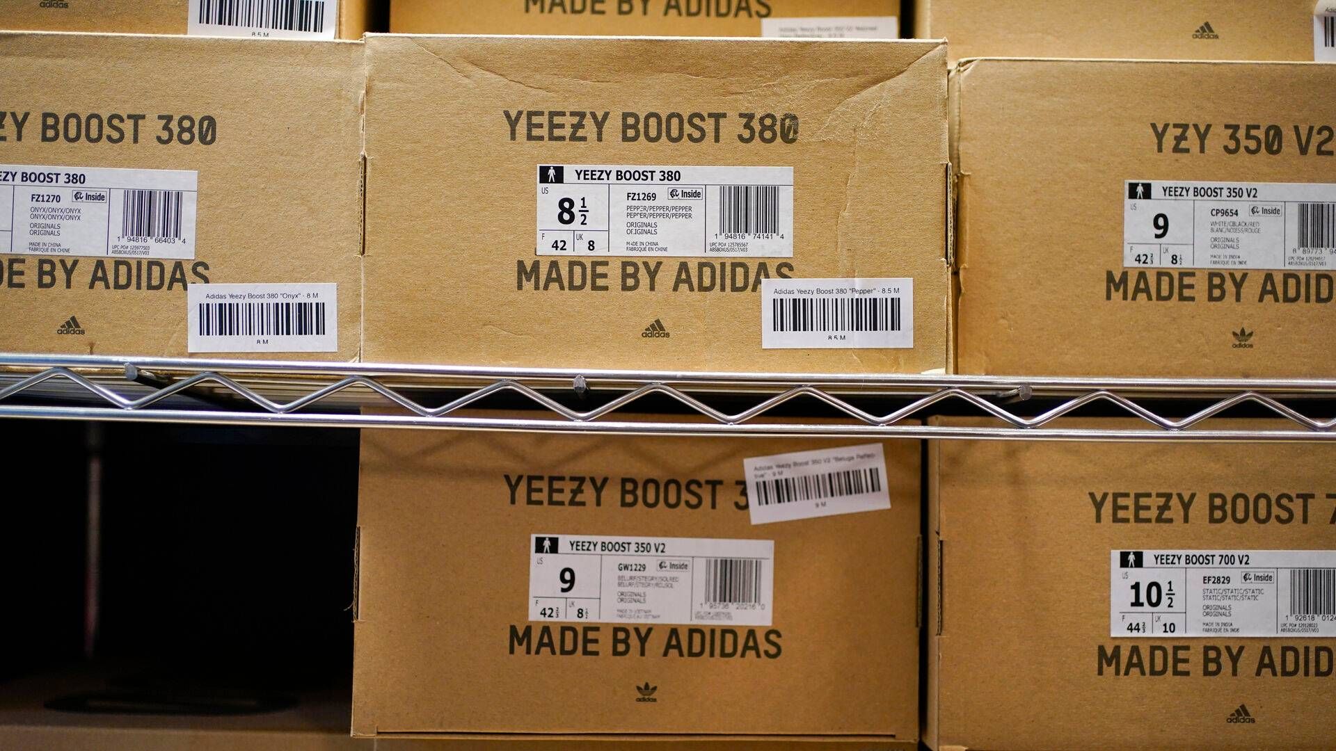 Ifølge Adidas havde lageret af Yeezy-sko, som de brændte inde med efter bruddet med Kanye West, senere Ye, en samlet værdi af omkring 9 mia. kr.