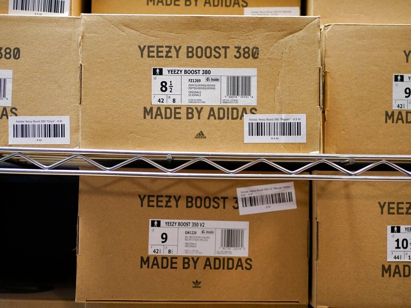 Ifølge Adidas havde lageret af Yeezy-sko, som de brændte inde med efter bruddet med Kanye West, senere Ye, en samlet værdi af omkring 9 mia. kr.