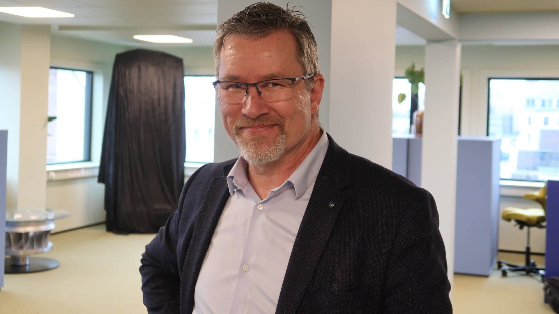 VIL HA RASK AVKLARING: Lars Emil Berge, daglig leder i Småkraftforenigna, har bedt Olje- og energidepartementet sørge for at NVE får avlastning. | Foto: Anders Lie Brenna