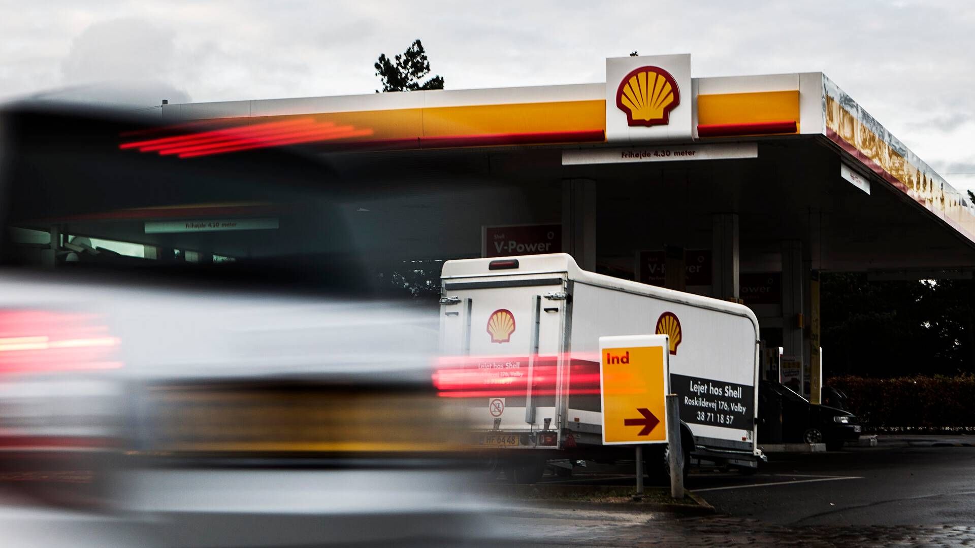 Ifølge prisoplysninger fra benzinselskabet Shell er det blevet ca. en krone dyrere pr. liter at tanke siden juli. | Foto: Simon Fals/Politiken/Ritzau Scanpix