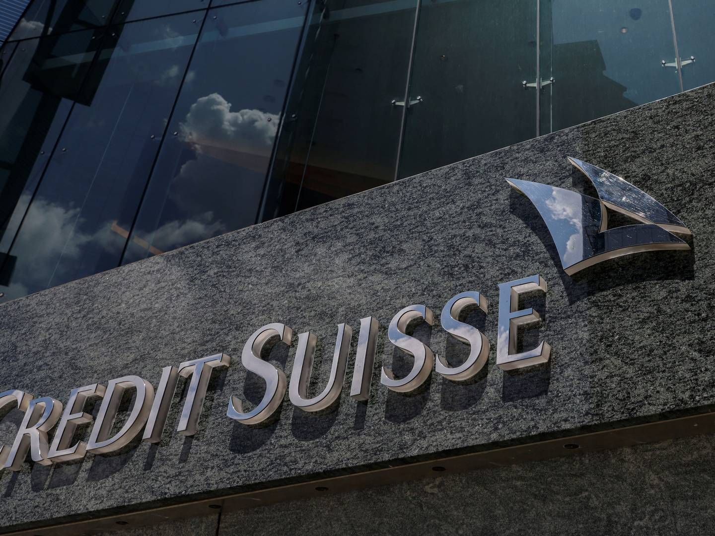 Credit Suisse blev i juni endegyldigt overtaget af rivalen UBS. | Foto: Tyrone Siu/Reuters/Ritzau Scanpix