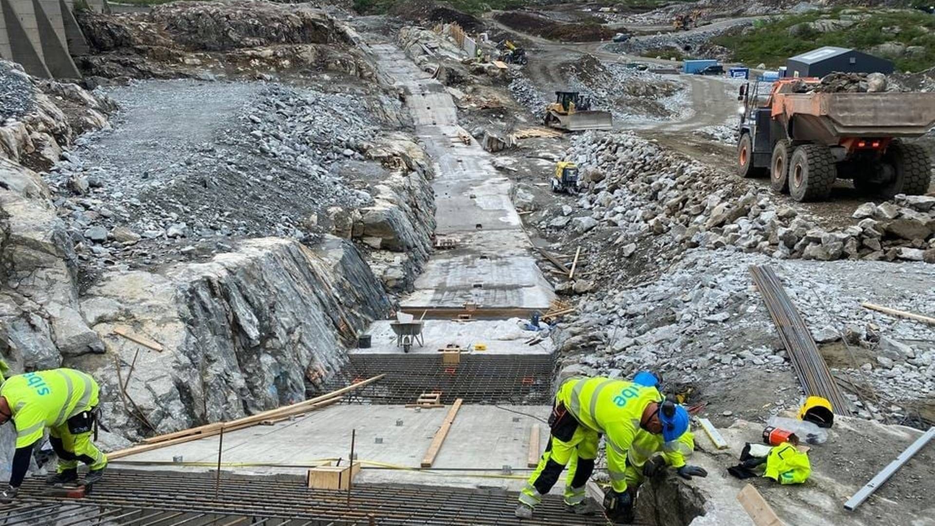DET BYGGES: Statkraft bygger to nye steinfyllingsdammer ved Kjelavatn på Haukelifjell. | Foto: Statkraft