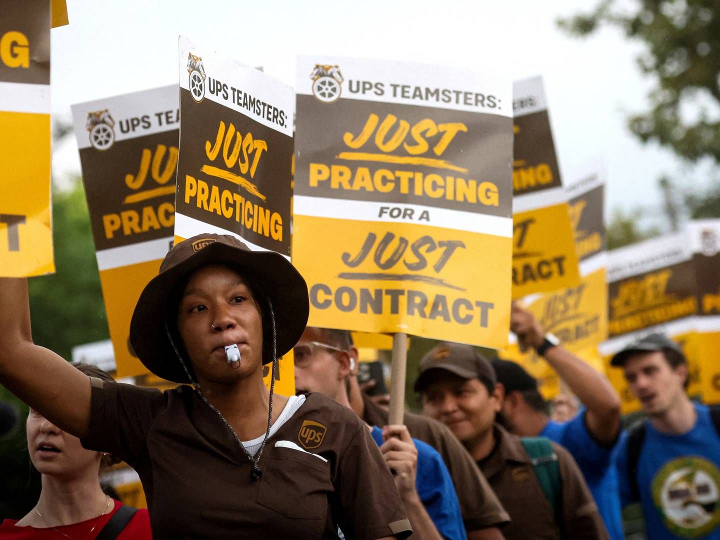 UPS-ansatte forberedte sig på en strejke, som dog blev afværget, da selskabet indgik en dyr overenskomstaftale i juli. | Foto: Brendan Mcdermid/Reuters/Ritzau Scanpix