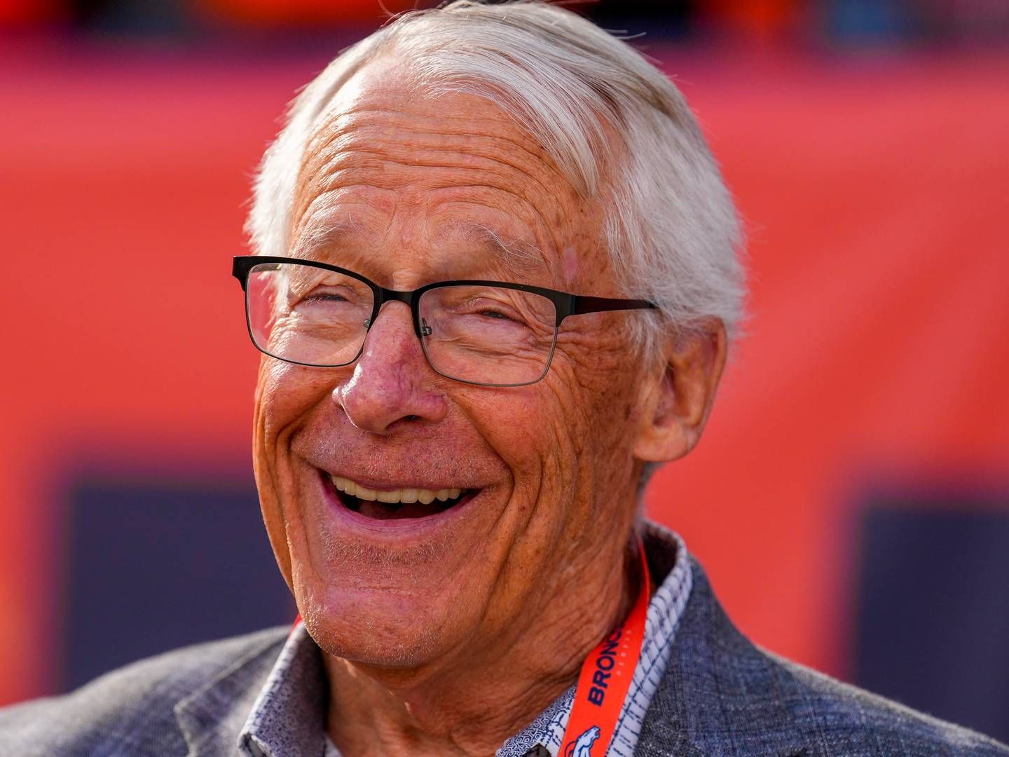 Rob Walton er sammen med en række andre i Walton-familien med på den årlige milliardærliste fra finansmediet Bloomberg. Foruden ejerandelen i dagligvarekoncernen Walmart ejer han også selv sportsholdet Denver Broncos. | Foto: Jack Dempsey/AP/Ritzau Scanpix