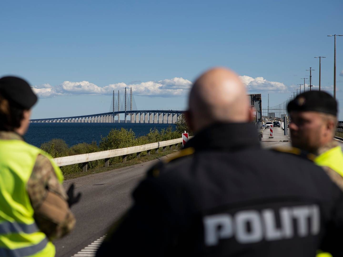 Tidligere blev indrejsende fra Sverige til Danmark checket for coronavirus af grænsekontrollen ved Øresundsbroen. | Foto: Andreas Merrald