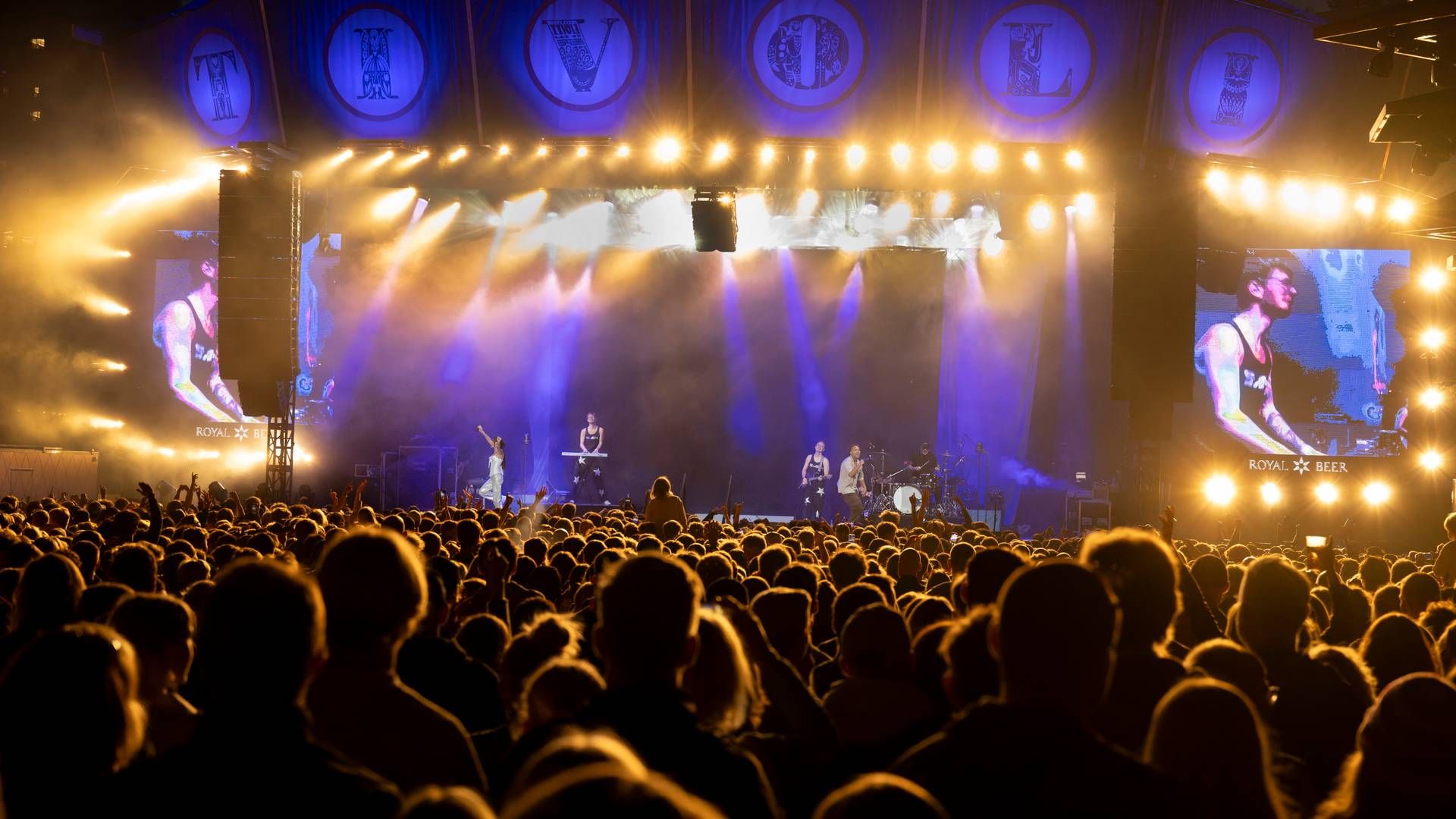 Gæsternes forbrug på mad og drikke i Tivoli har været med til at løfte resultaterne i andet kvartal. Her er det en koncert med svenske Svea. | Foto: Torben Christensen/Ritzau Scanpix