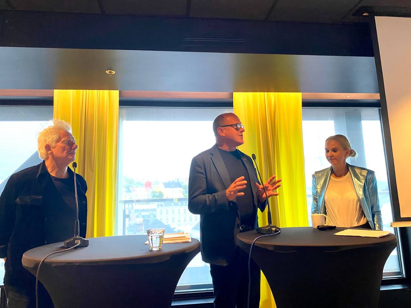 Fra paneldebatten i Arendal, fra venstre: Professor Kalle Moene ved UiO, stortingsrepresentant Frode Jacobsen og daglig leder Janne Log i Samvirkene.