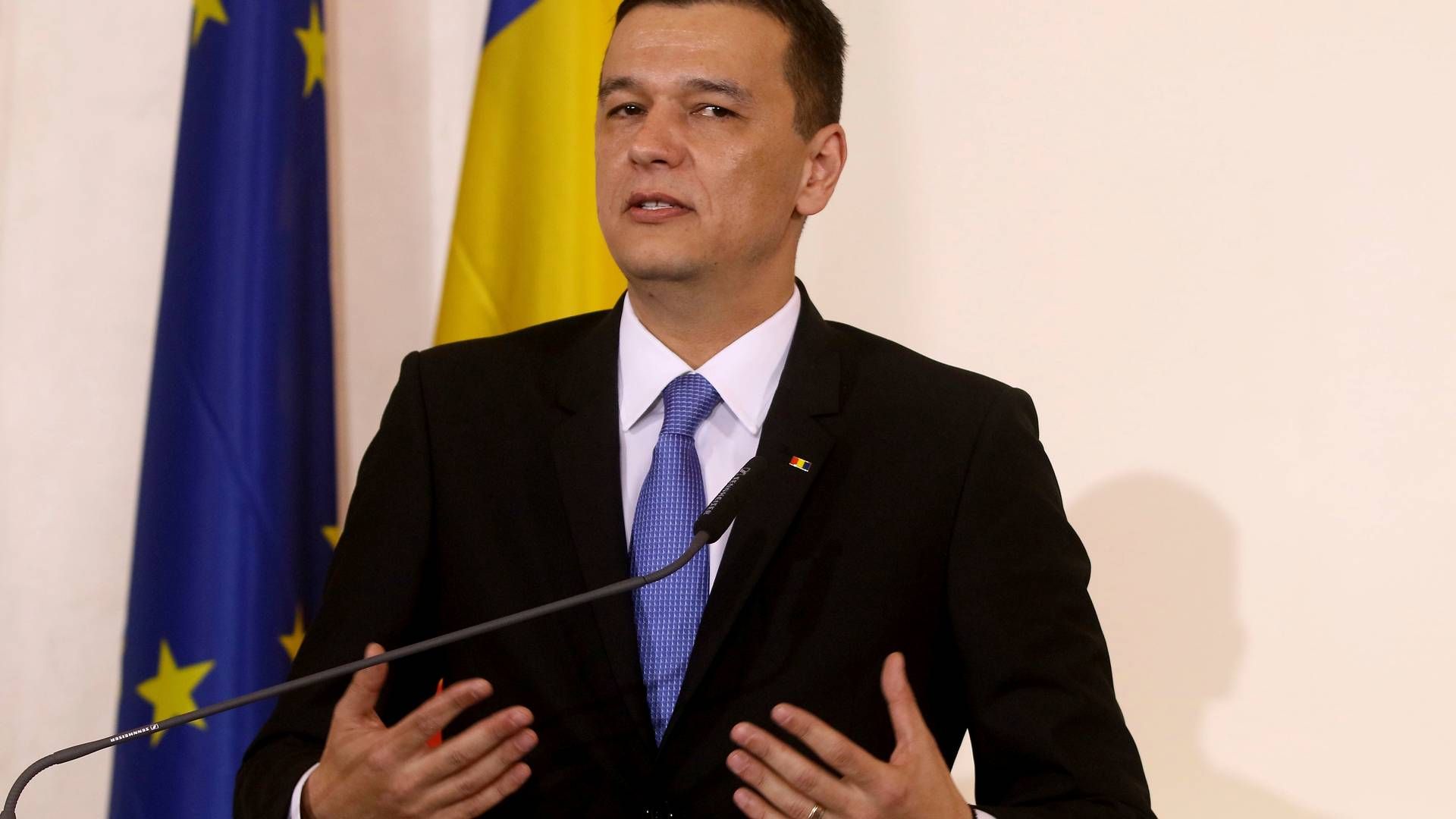 Sorin Grindeanu har tidligere været premierminister i Rumænien, men blev væltet af et mistillidsvotum i 2021. Han er nu transportminister.