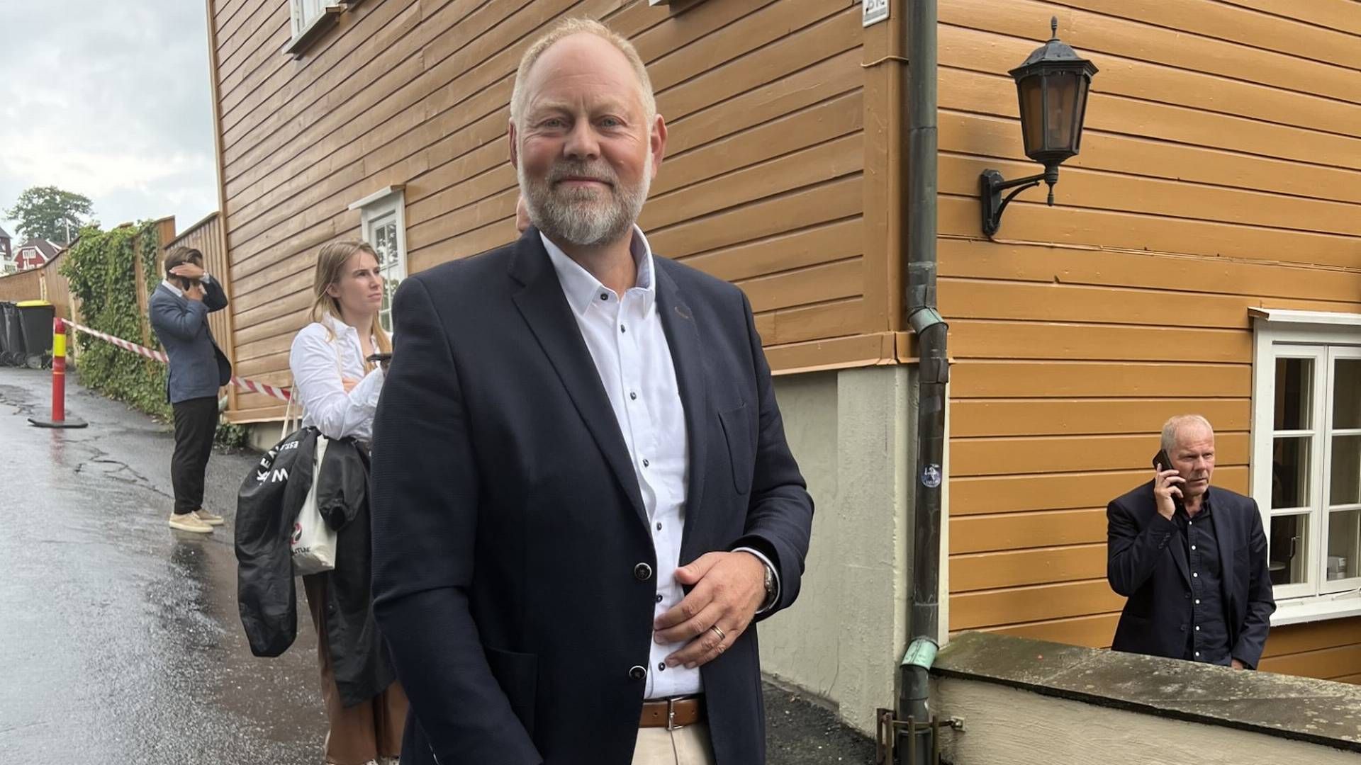 ARENDALSUKA: Her er styrelederen i Boligprodusentene, Benth A. Eik utenfor arrangementet «Hvordan er utviklingen i nyboligsalget?» tirsdag. | Foto: Johannes Enli Kalleberg / EiendomsWatch