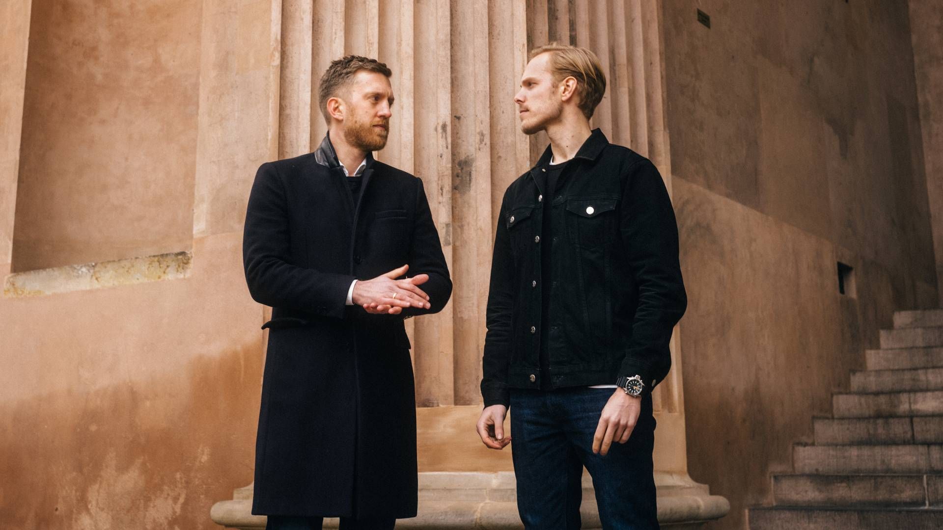 Oscar Almstrup (tv.) og Kristian Anker stiftede Legalhero i 2016. De står stadig for den daglige ledelse i Danmark. | Foto: legalhero / Pr