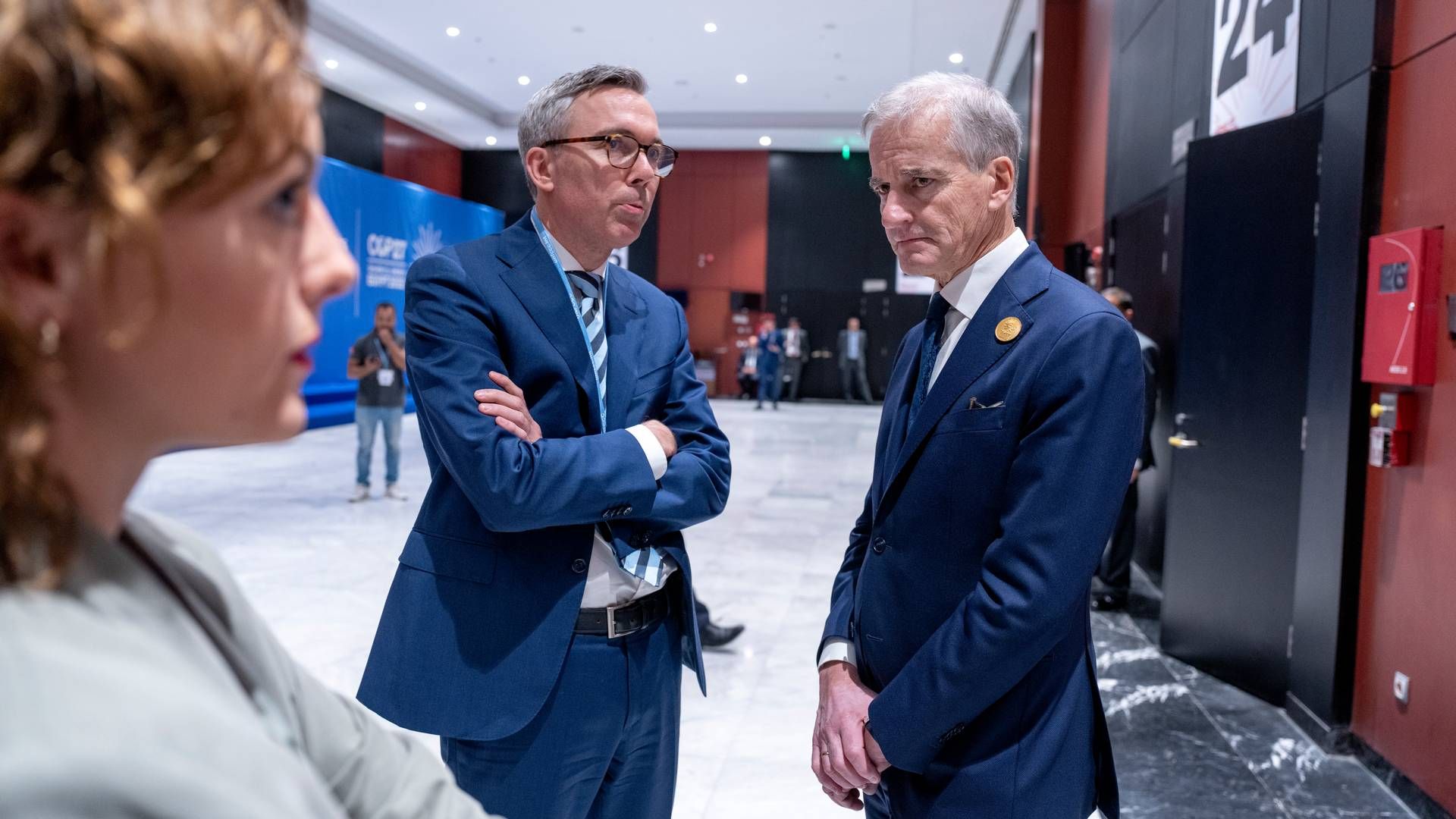 NYE TALL: Fra Scatec og toppsjef Terje Pilksog (t.v). Her i samtale med statsminister Jonas Gahr Støre under klimatoppmøtet i Egypt i 2022. | Foto: Javad Parsa/NTB