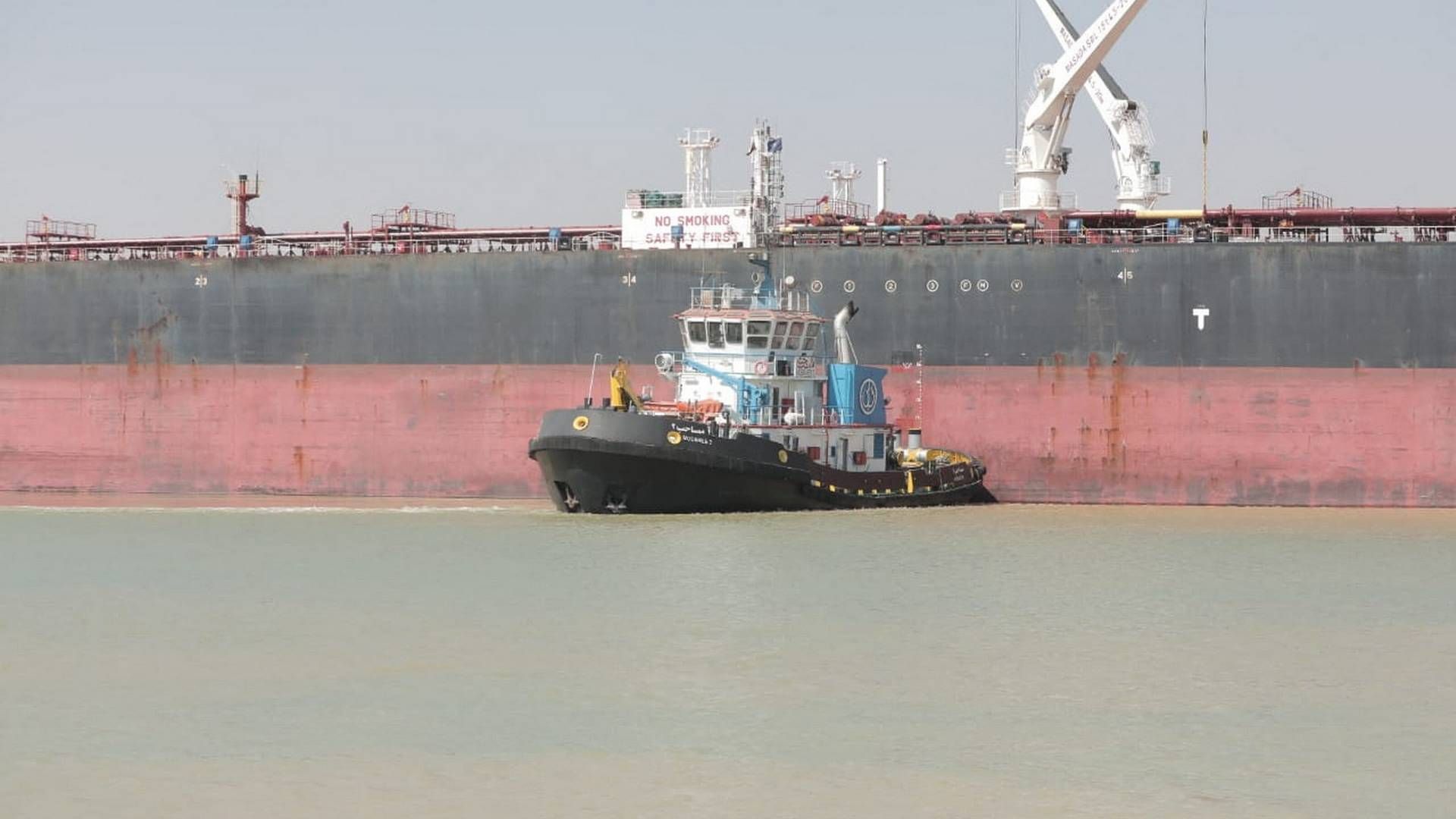 According to the MarineTraffic website, the moored LNG tanker had been involved in a collision with a Cayman Islands tanker (pictured). | Photo: Suez Canal Authority/Reuters/Ritzau Scanpix