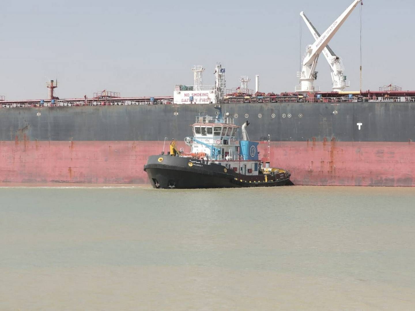 According to the MarineTraffic website, the moored LNG tanker had been involved in a collision with a Cayman Islands tanker (pictured). | Photo: Suez Canal Authority/Reuters/Ritzau Scanpix