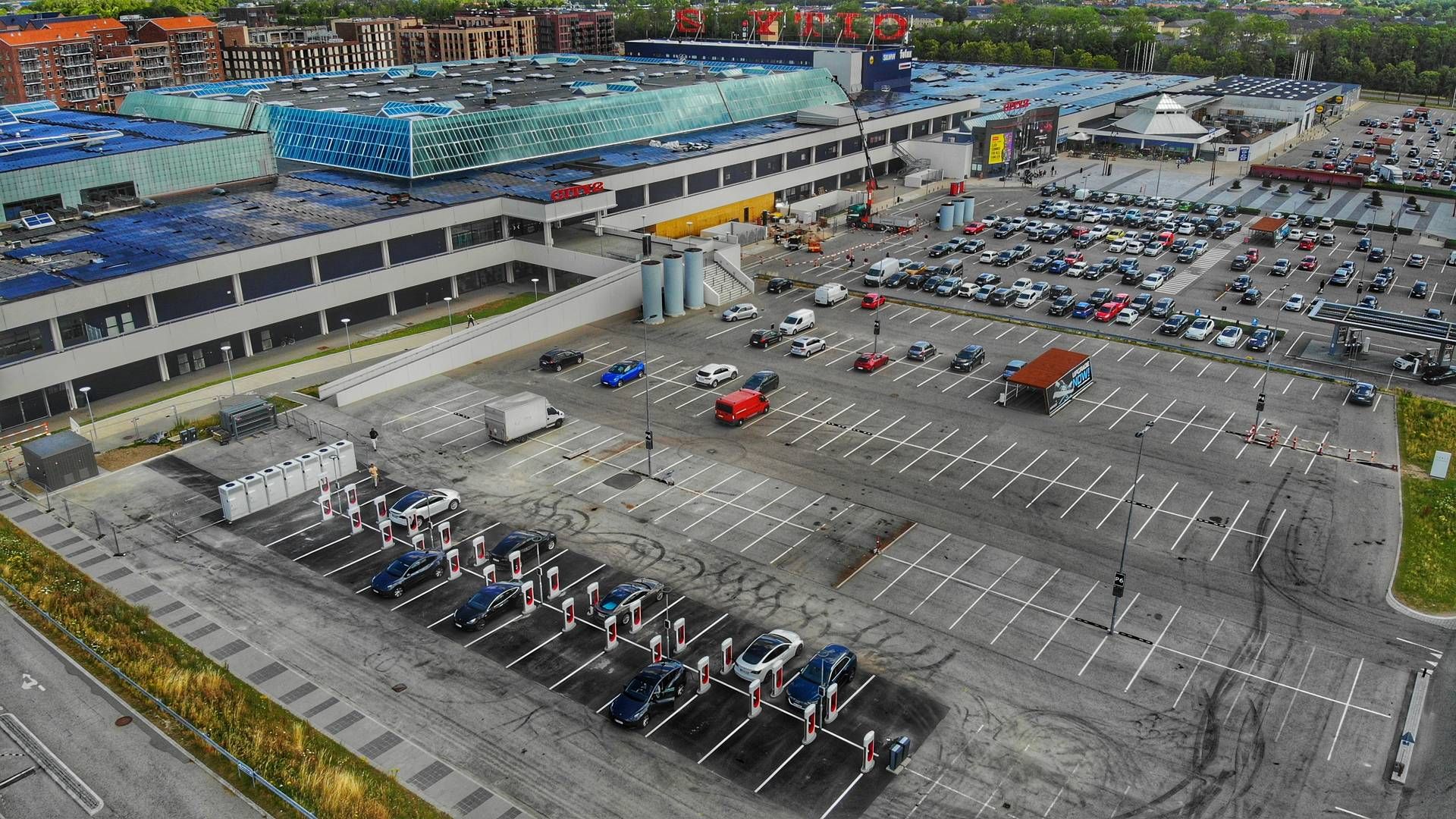 City 2 i Taastrup har fået 28 ladestandere som led i et samarbejde med amerikanske Tesla. | Foto: Danske Shoppingcentre / PR