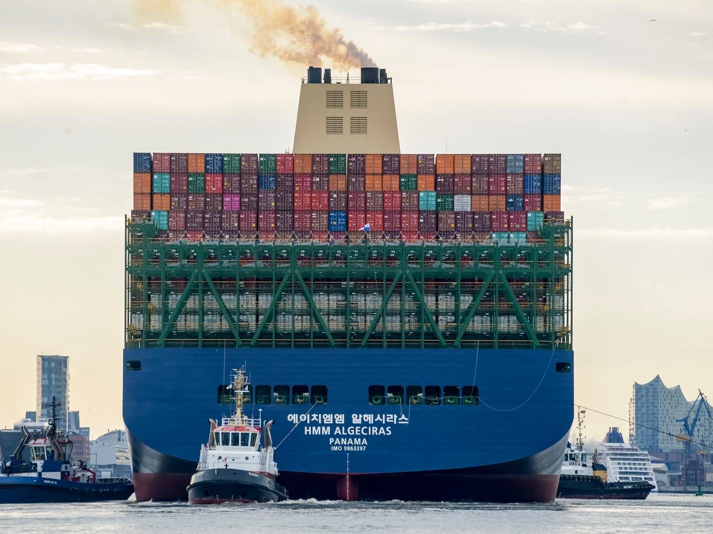 HMM is by far South Korea's largest shipping company. Now it could end up in German hands after competitor Hapag-Lloyd has made a bid for the company. | Photo: Axel Heimken/AP/Ritzau Scanpix